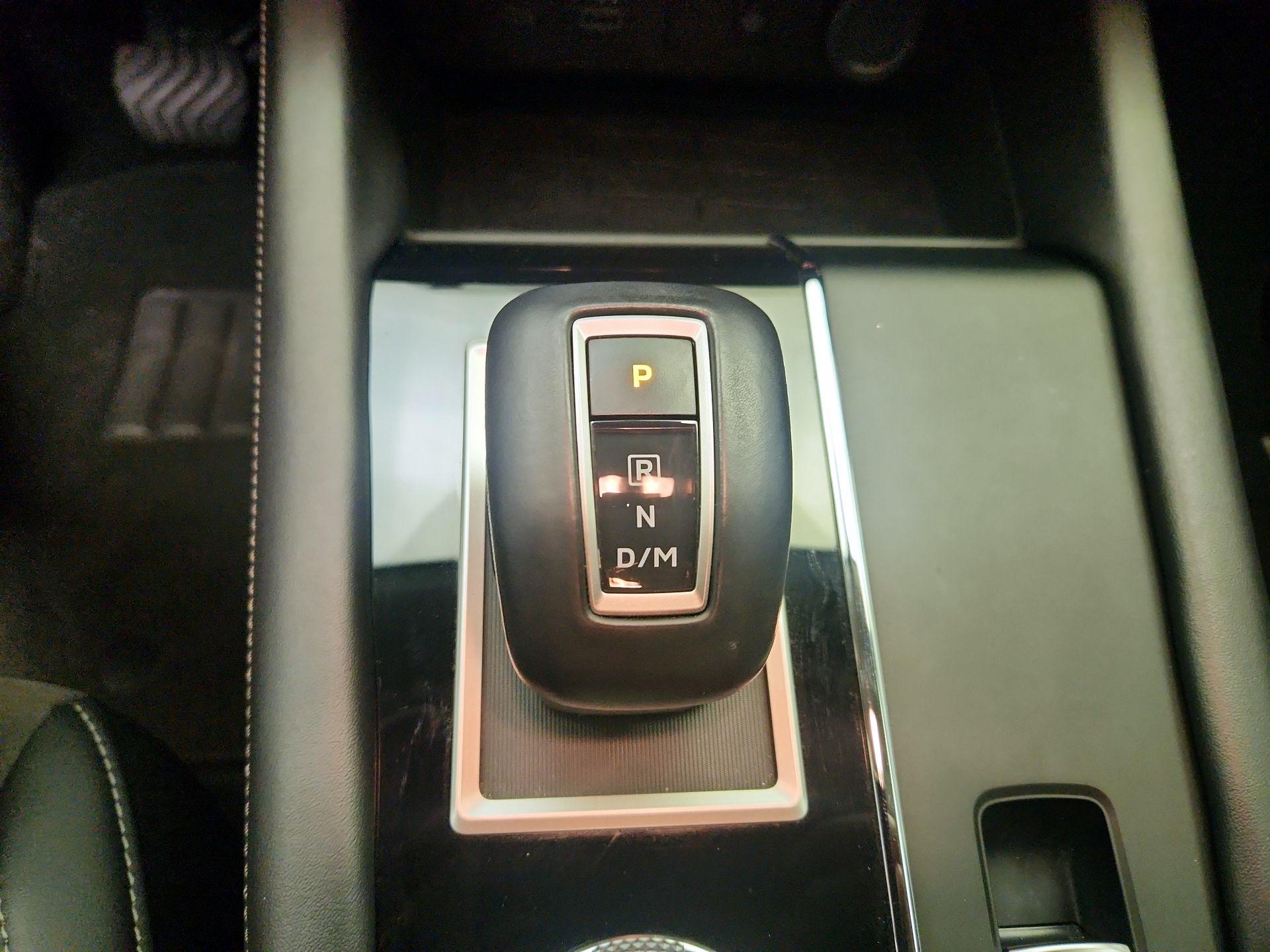Thumbnail: 2024 Mitsubishi Outlander - 18