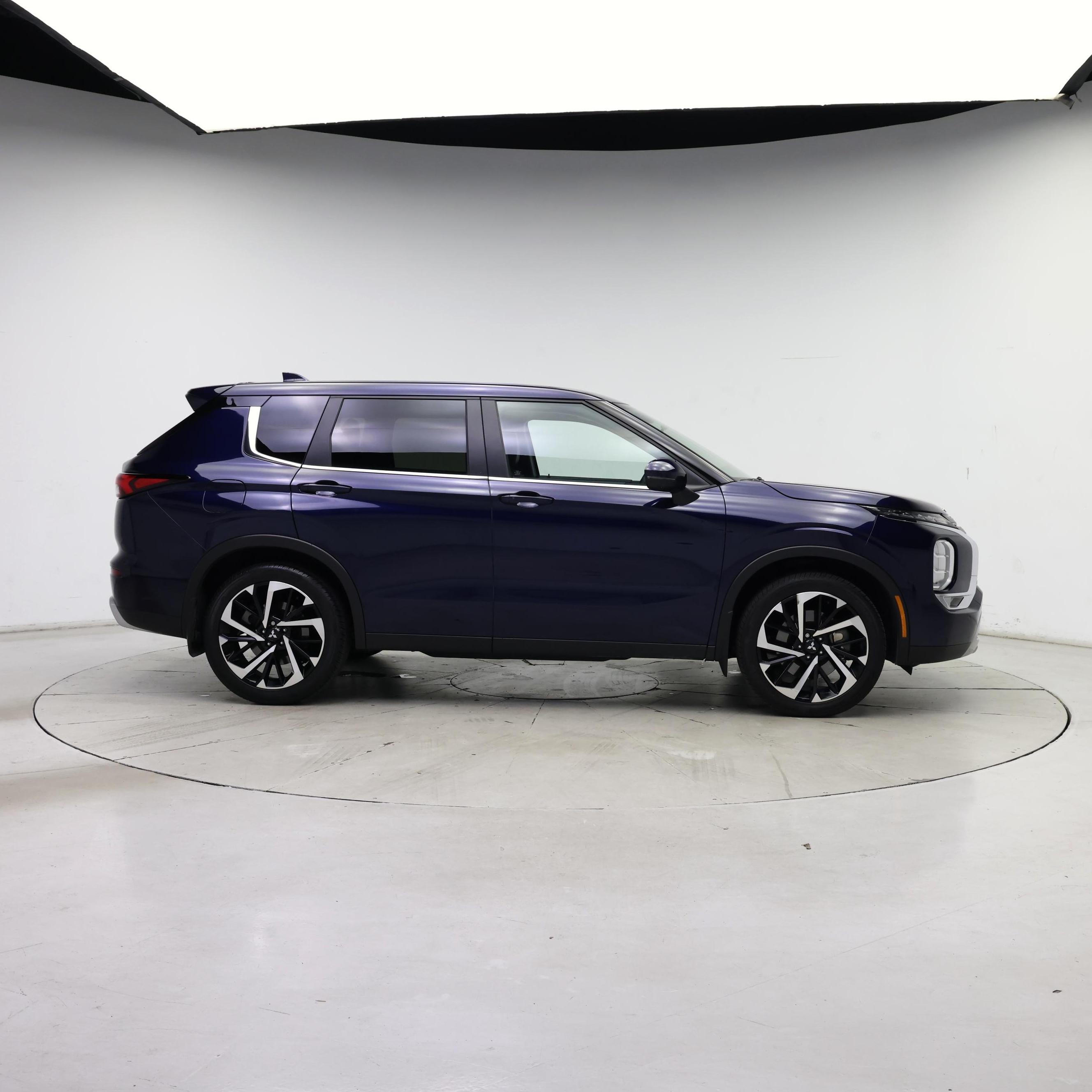 Thumbnail: 2024 Mitsubishi Outlander - 7