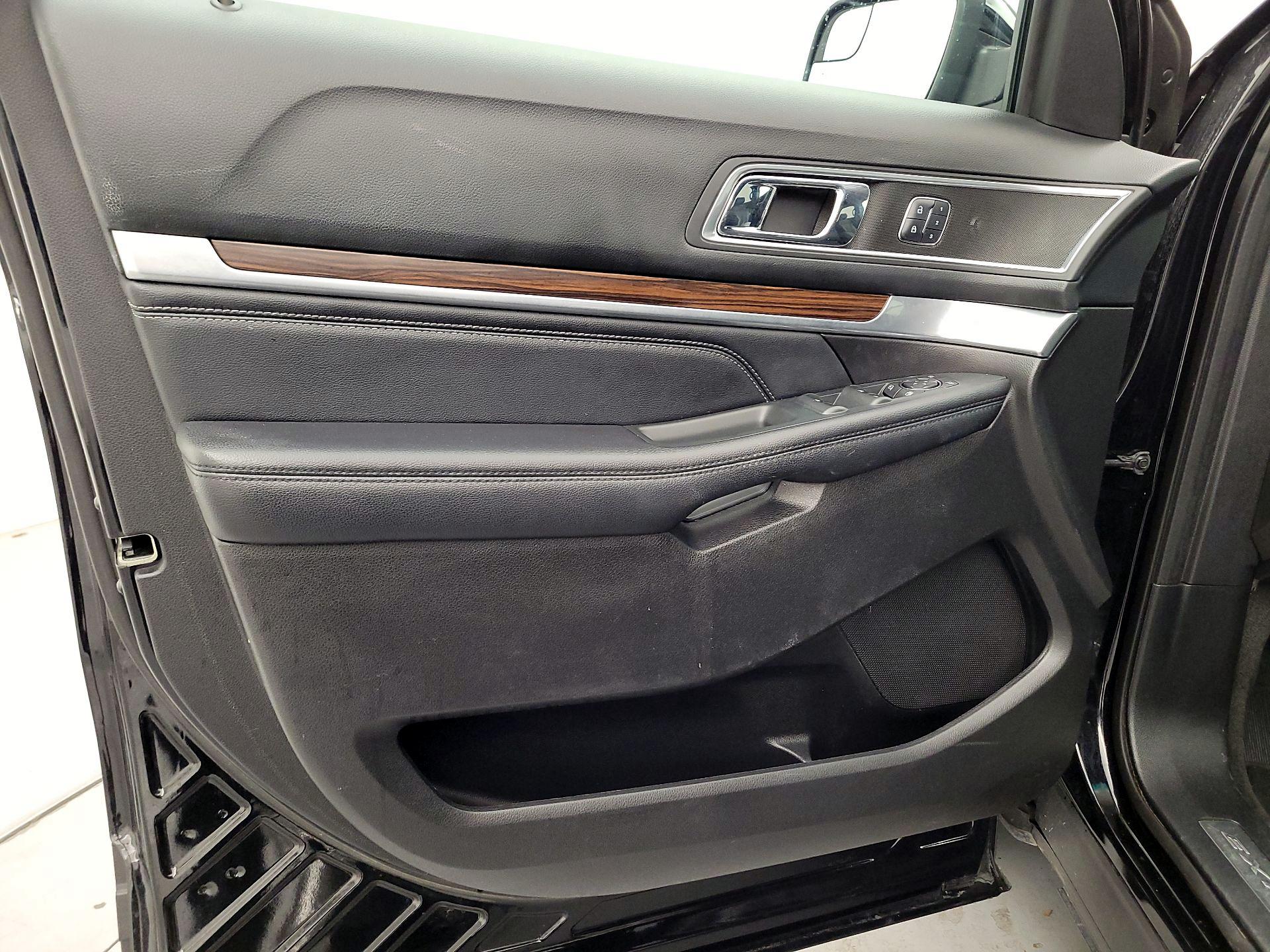 Thumbnail: 2017 Ford Explorer - 12