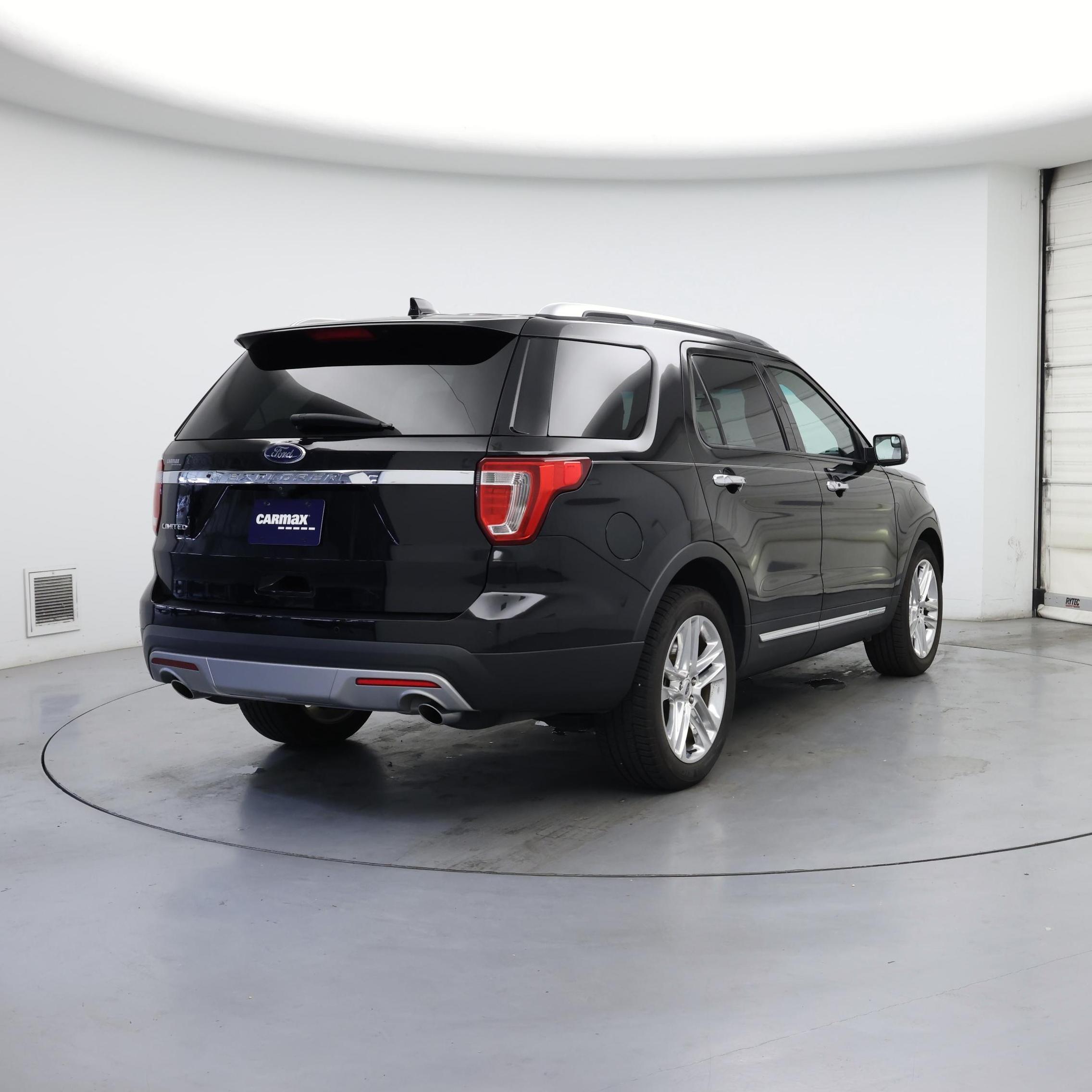 Thumbnail: 2017 Ford Explorer - 8