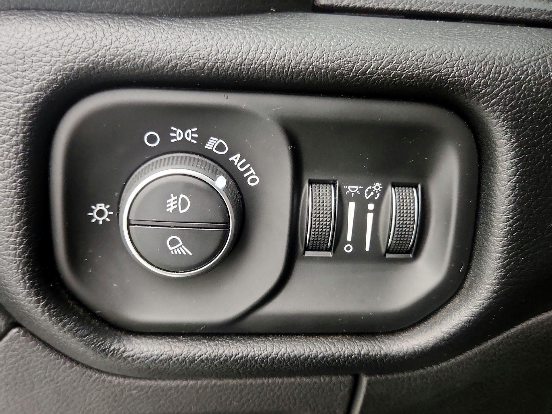 Thumbnail: 2019 RAM 1500 - 13