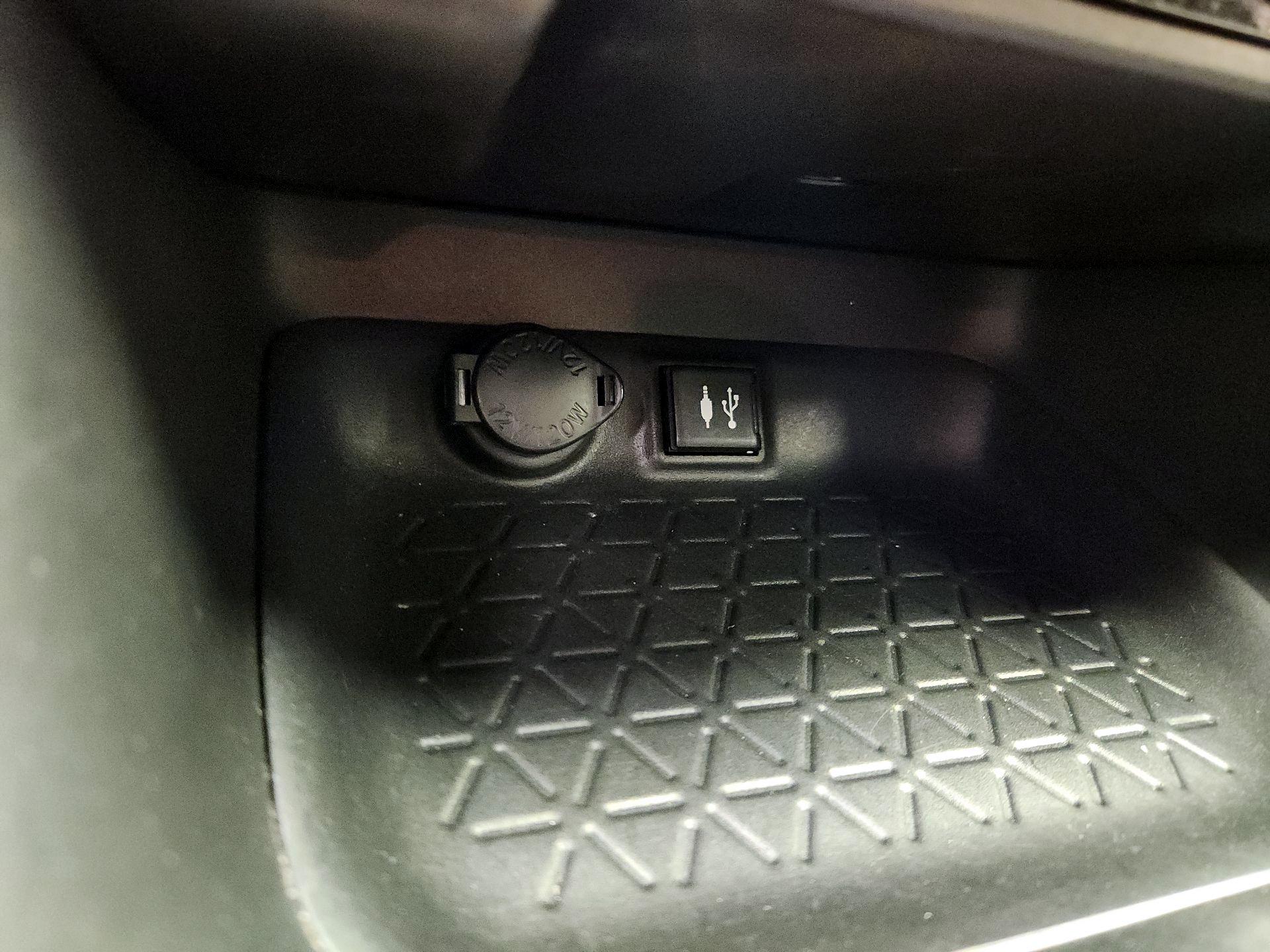 Thumbnail: 2019 Toyota RAV4 - 18