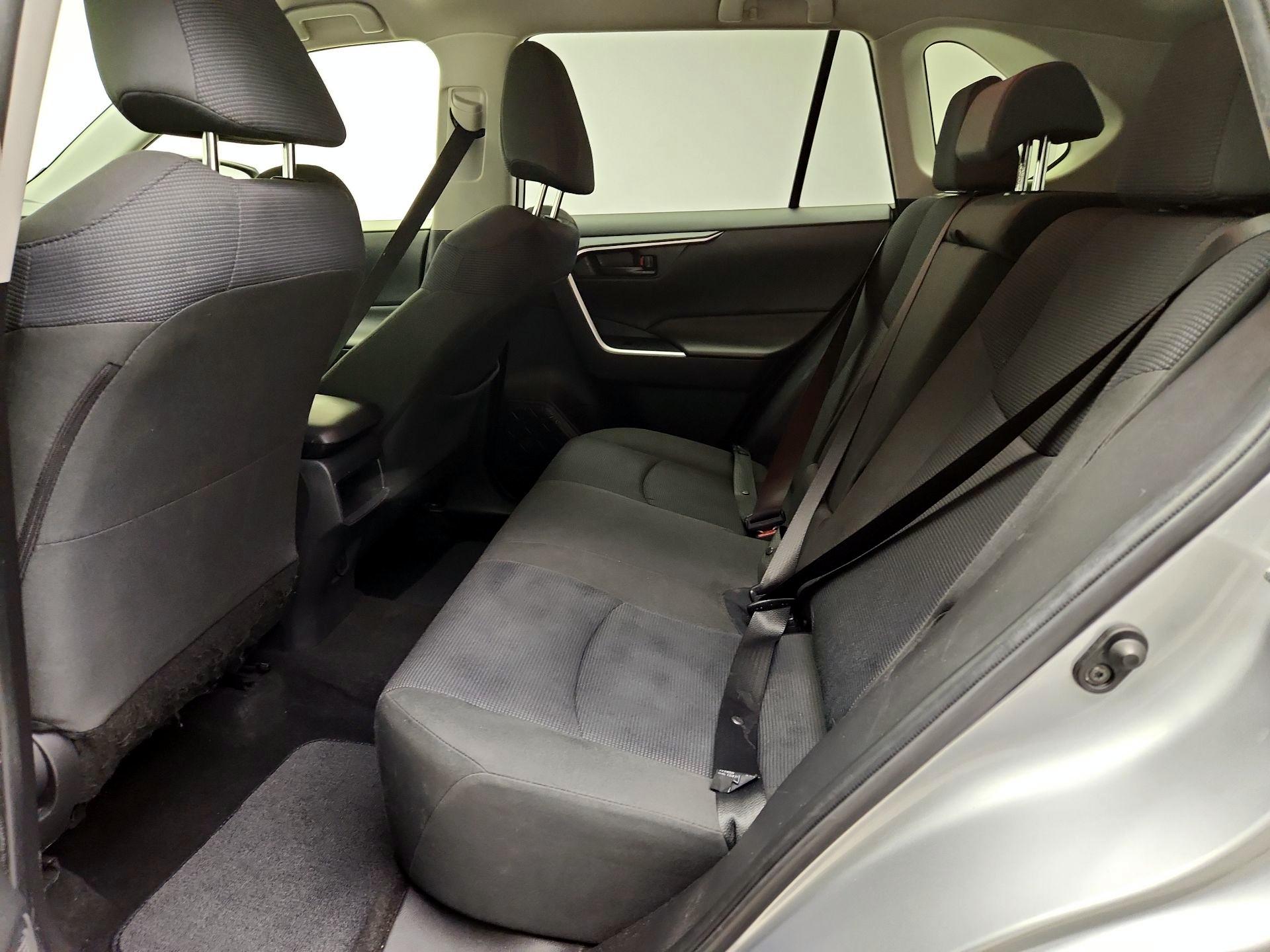 Thumbnail: 2019 Toyota RAV4 - 19