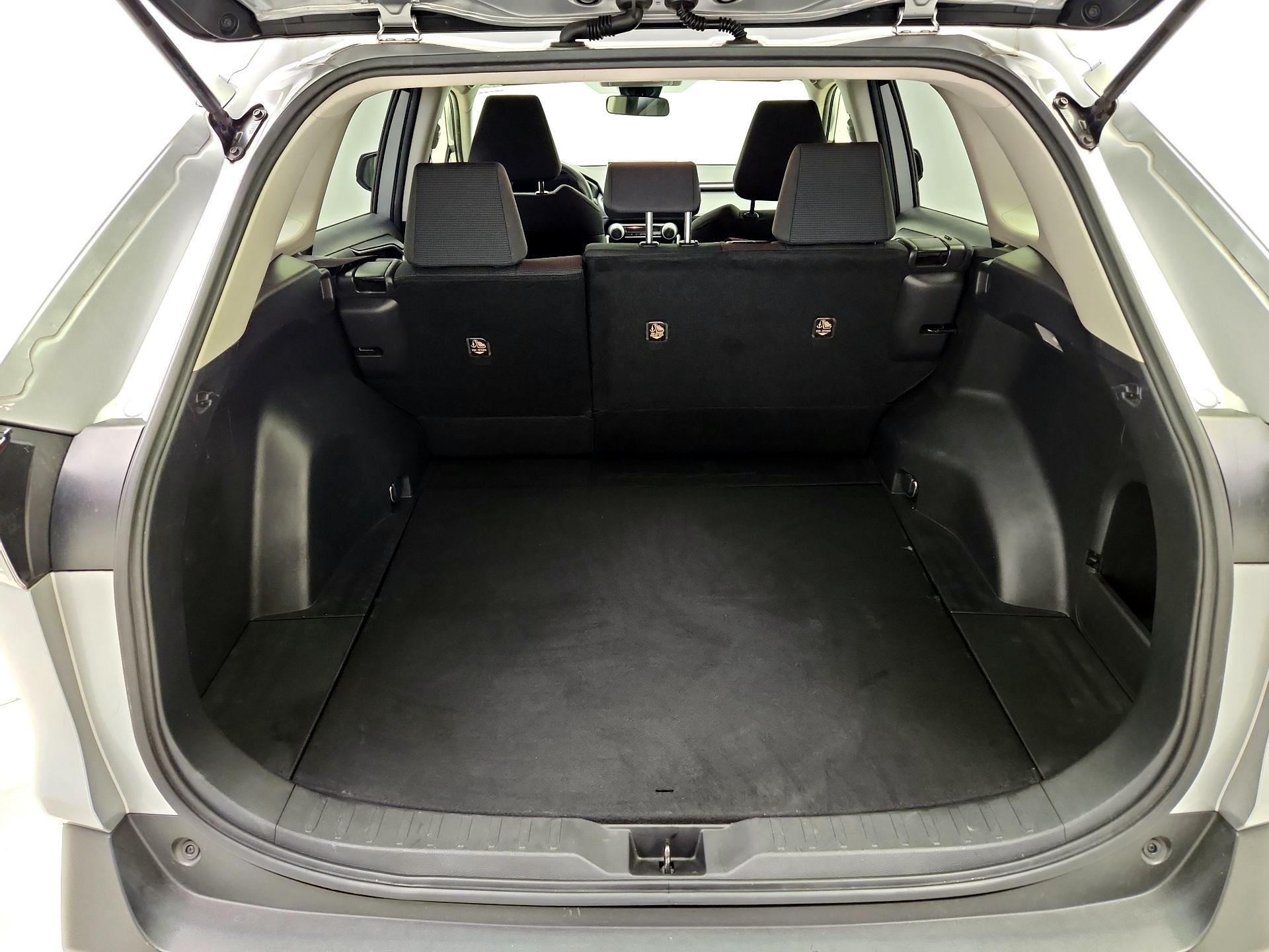 Thumbnail: 2019 Toyota RAV4 - 20