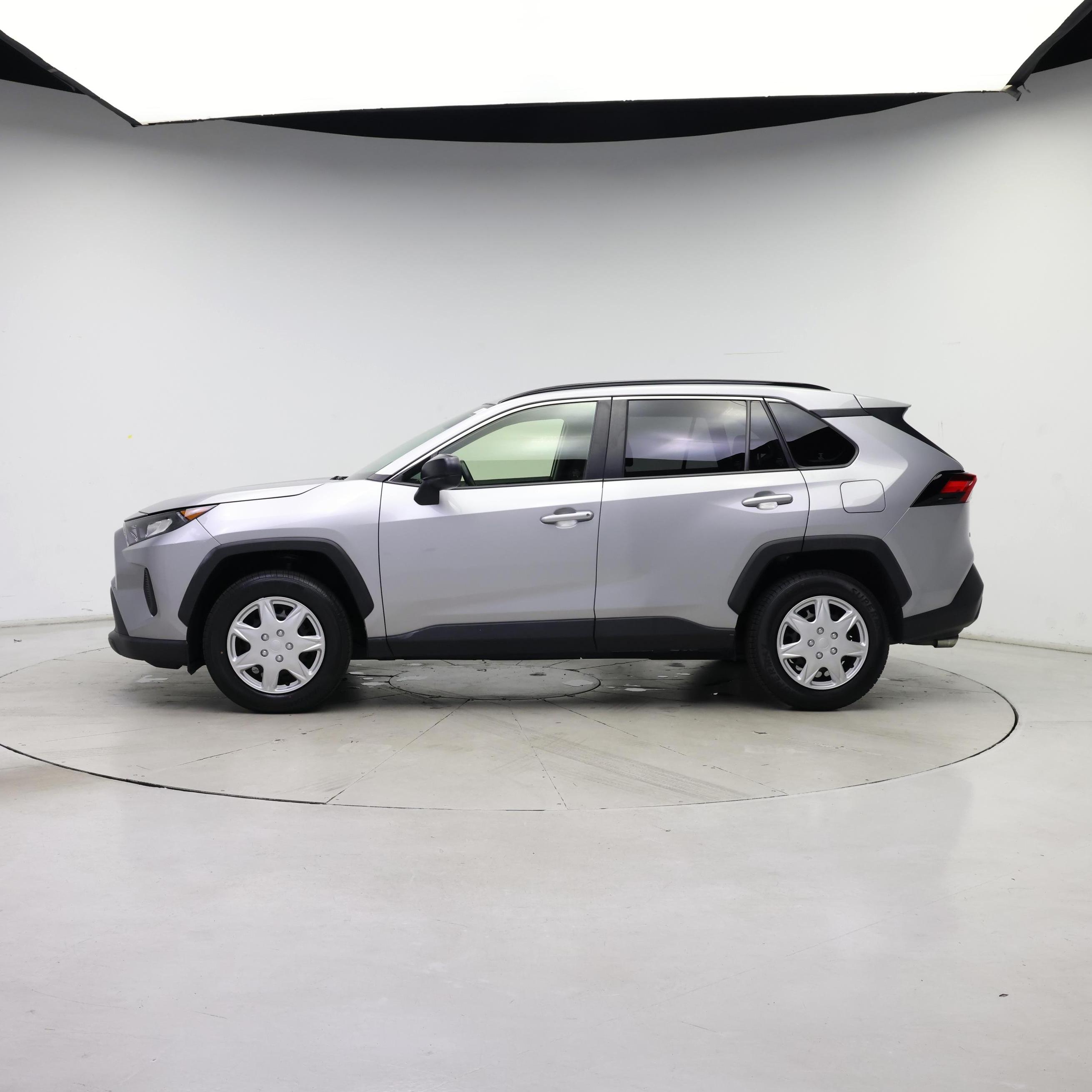 Thumbnail: 2019 Toyota RAV4 - 3