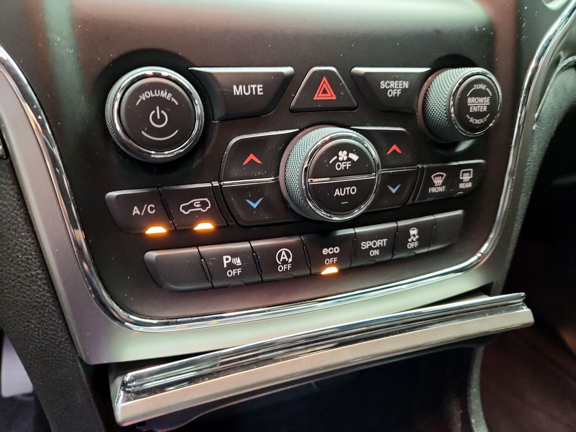 Thumbnail: 2018 Jeep Grand Cherokee - 16