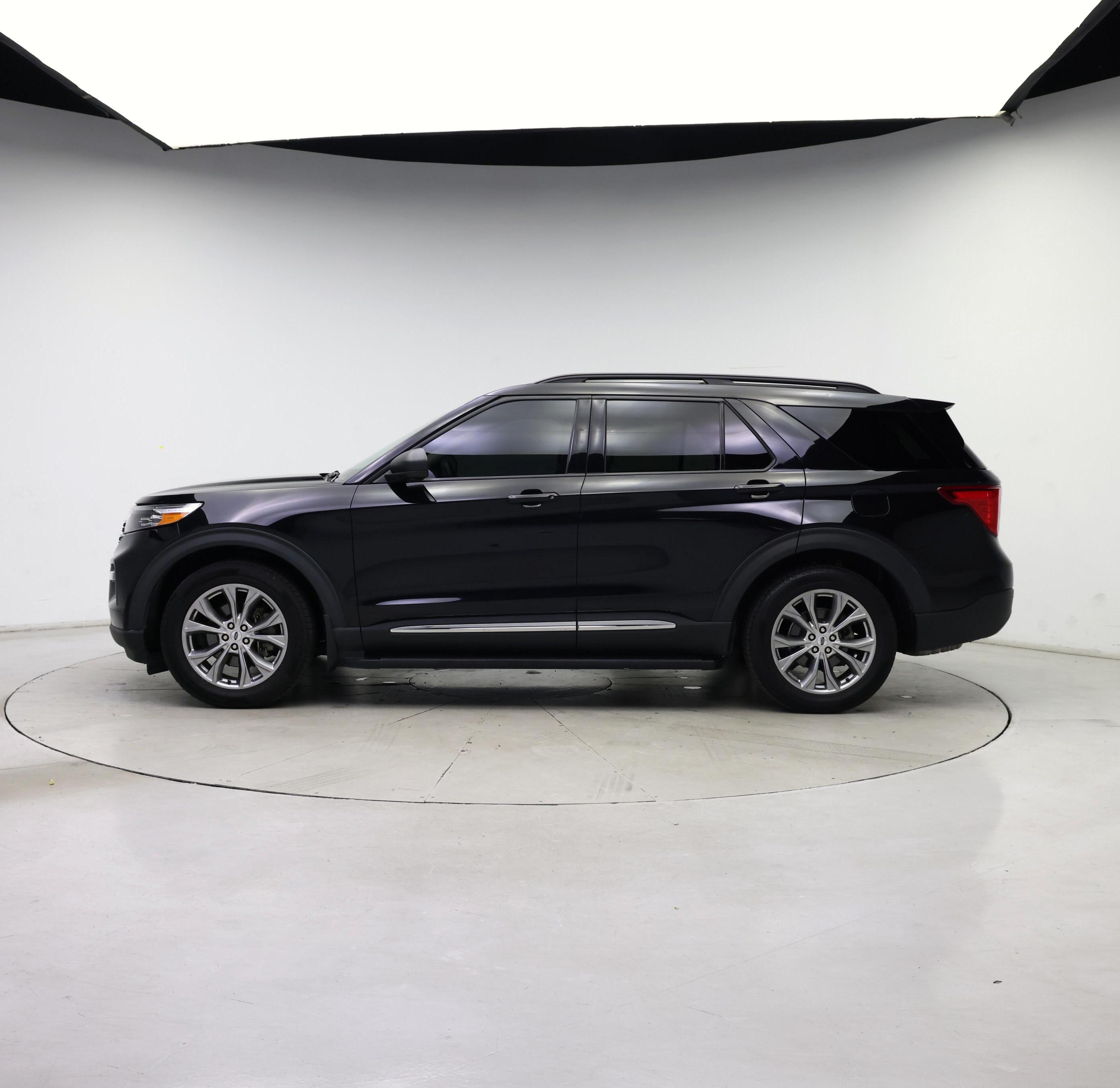 Thumbnail: 2021 Ford Explorer - 3