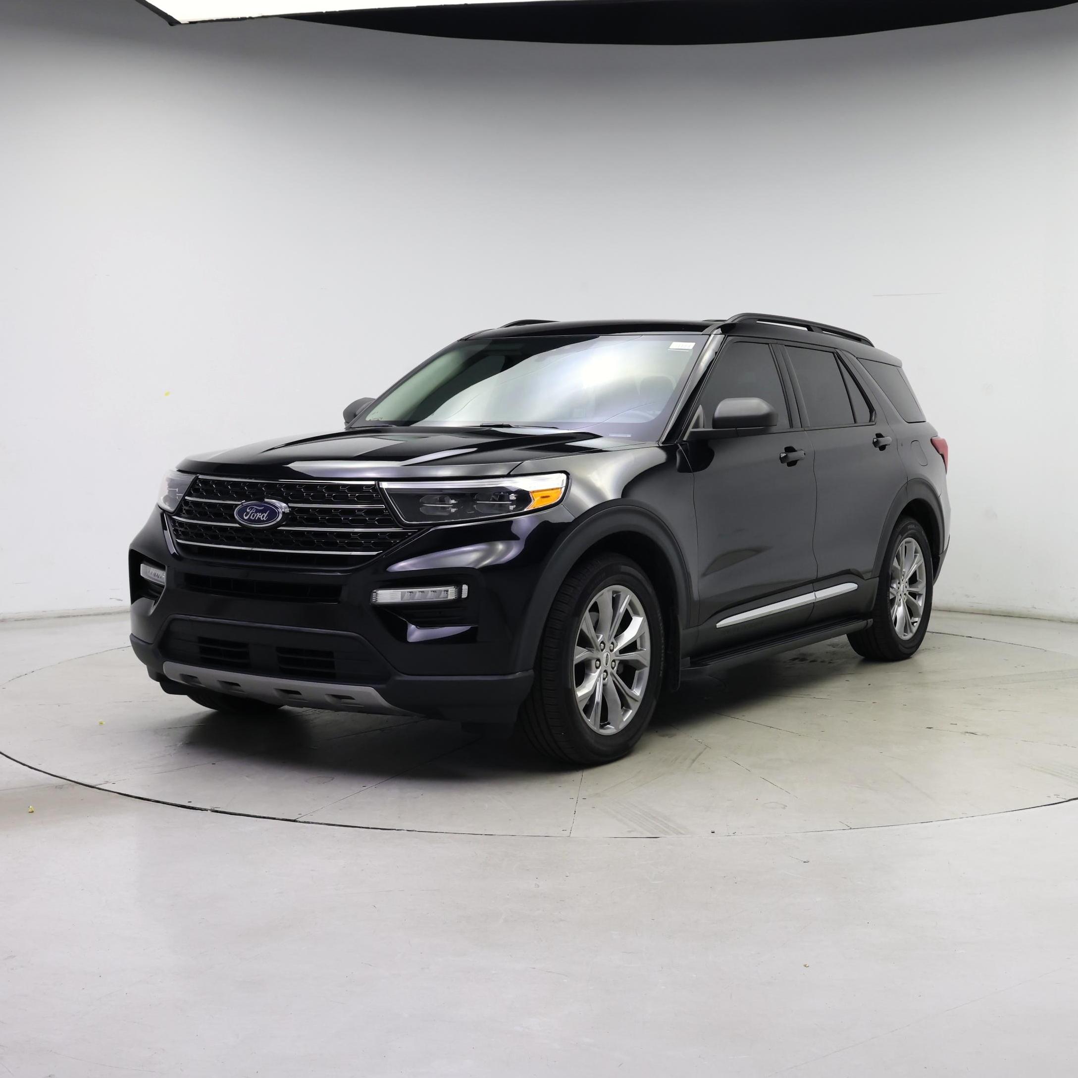 Thumbnail: 2021 Ford Explorer - 4