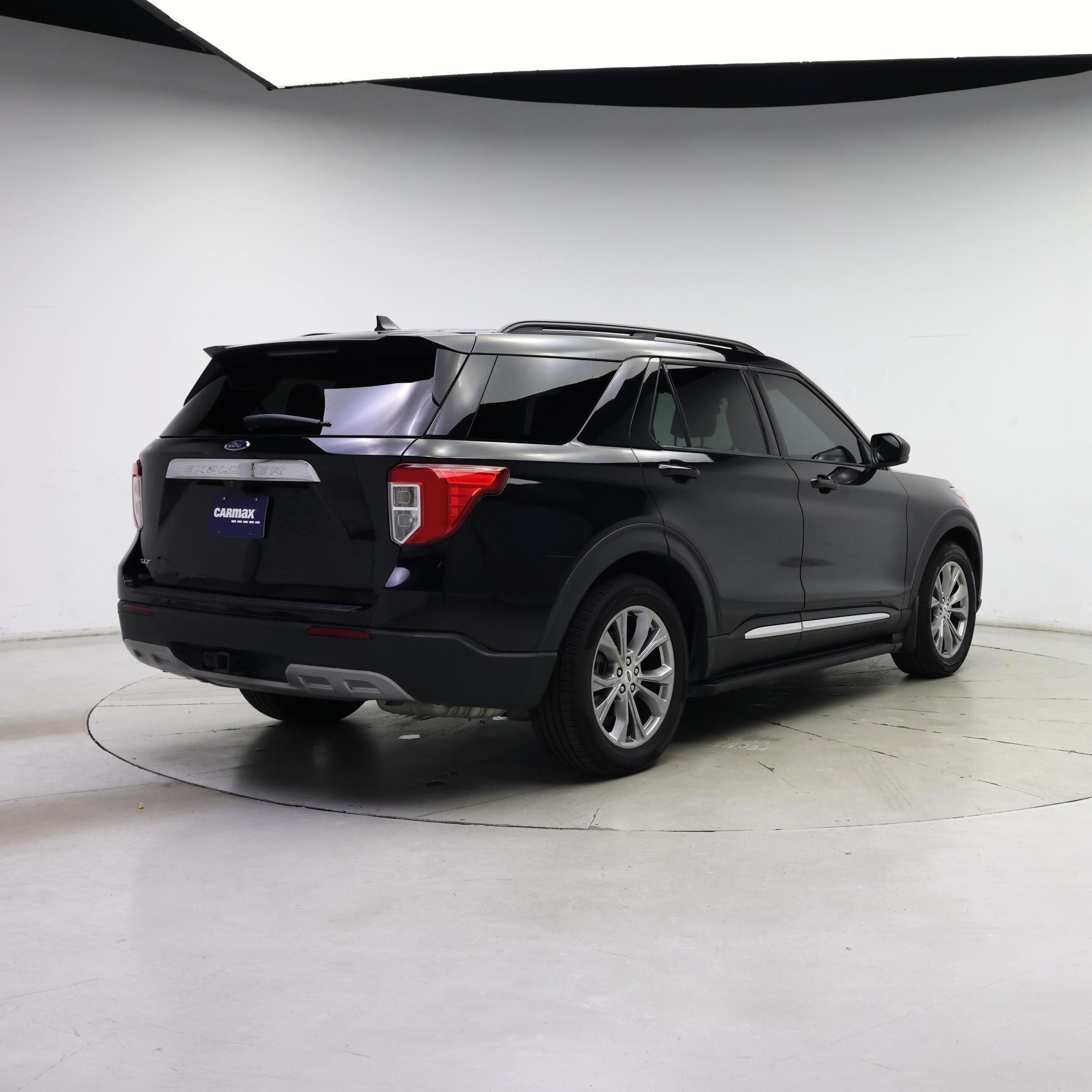 Thumbnail: 2021 Ford Explorer - 8