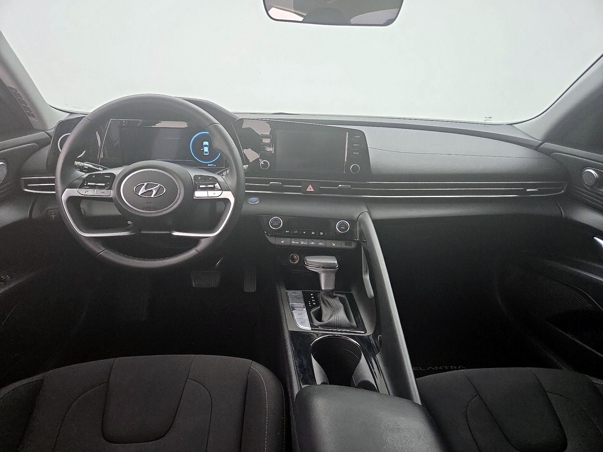 Thumbnail: 2022 Hyundai Elantra - 9