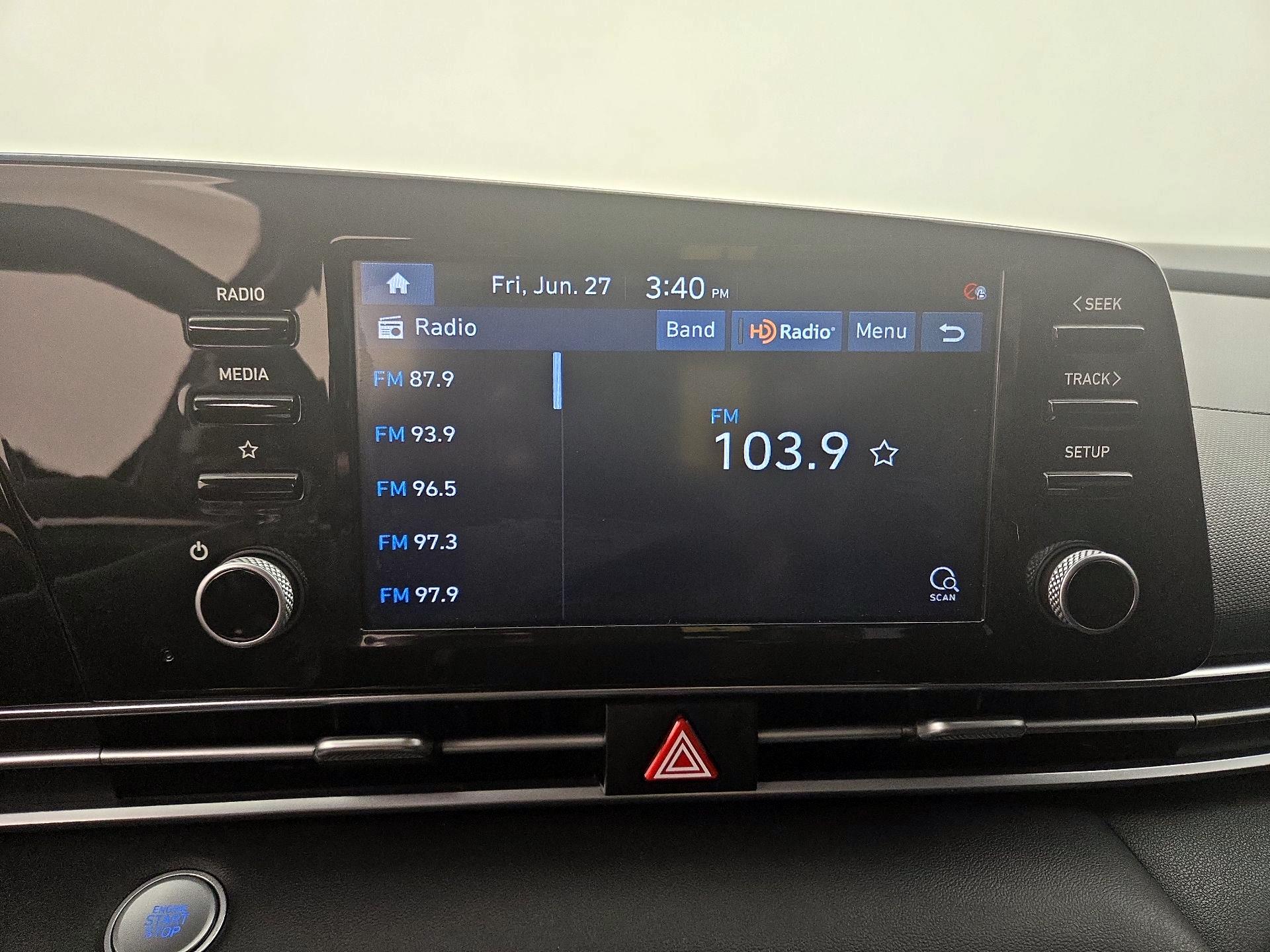Thumbnail: 2022 Hyundai Elantra - 15