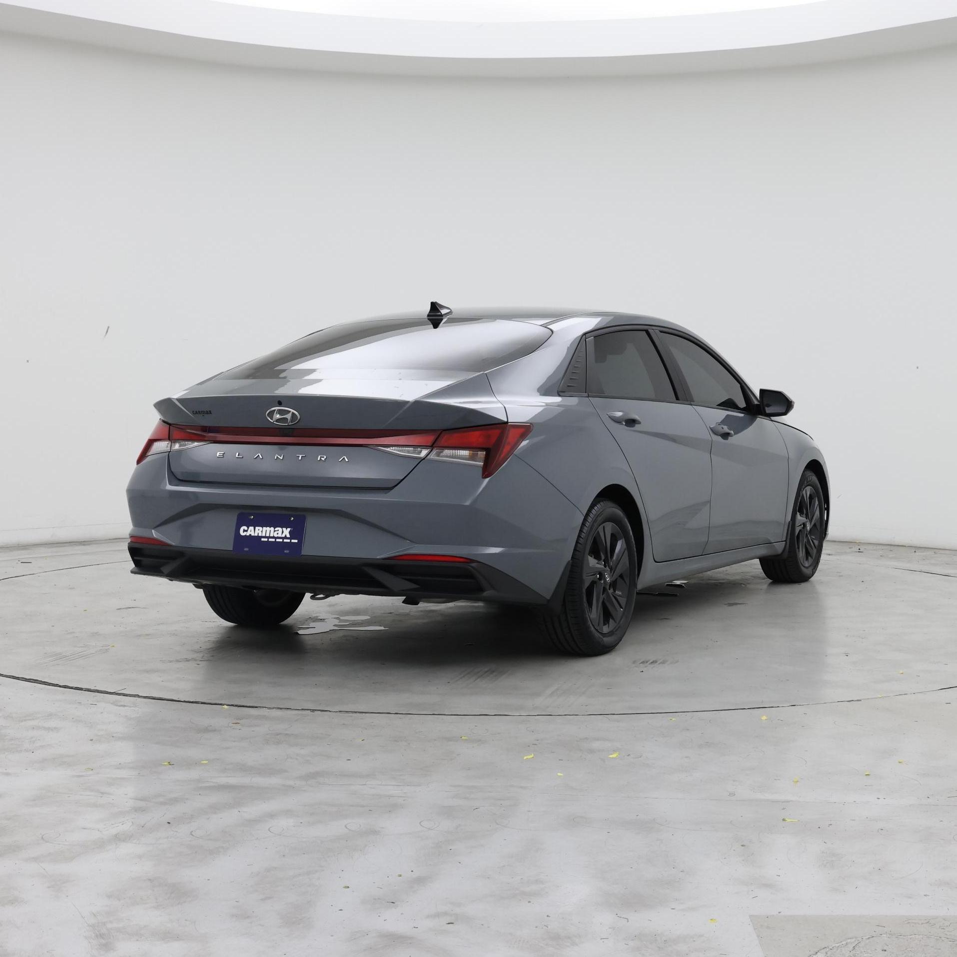 Thumbnail: 2022 Hyundai Elantra - 8