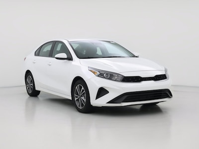 White 2023 Kia Forte LXS