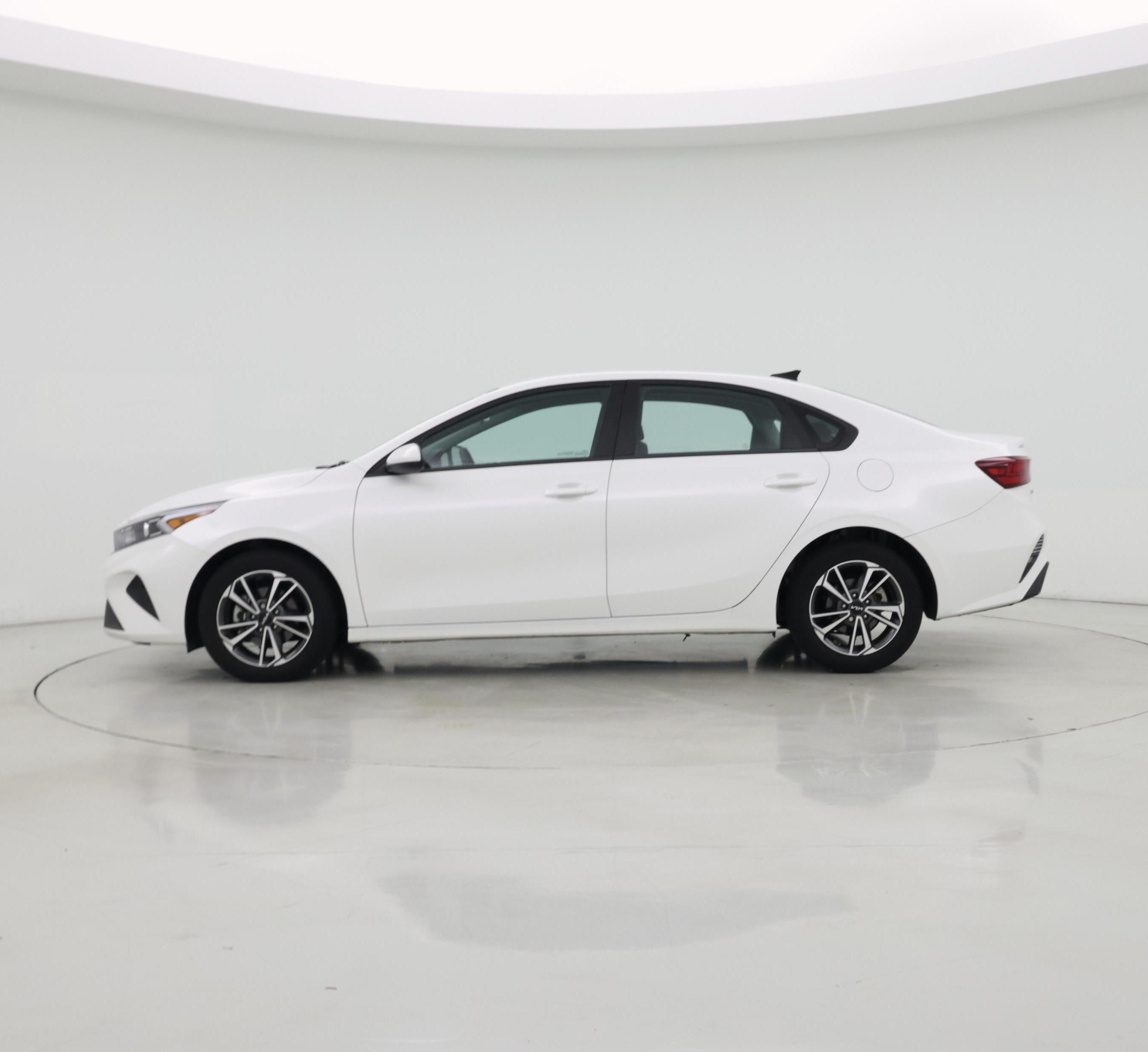 Thumbnail: 2023 Kia Forte - 3