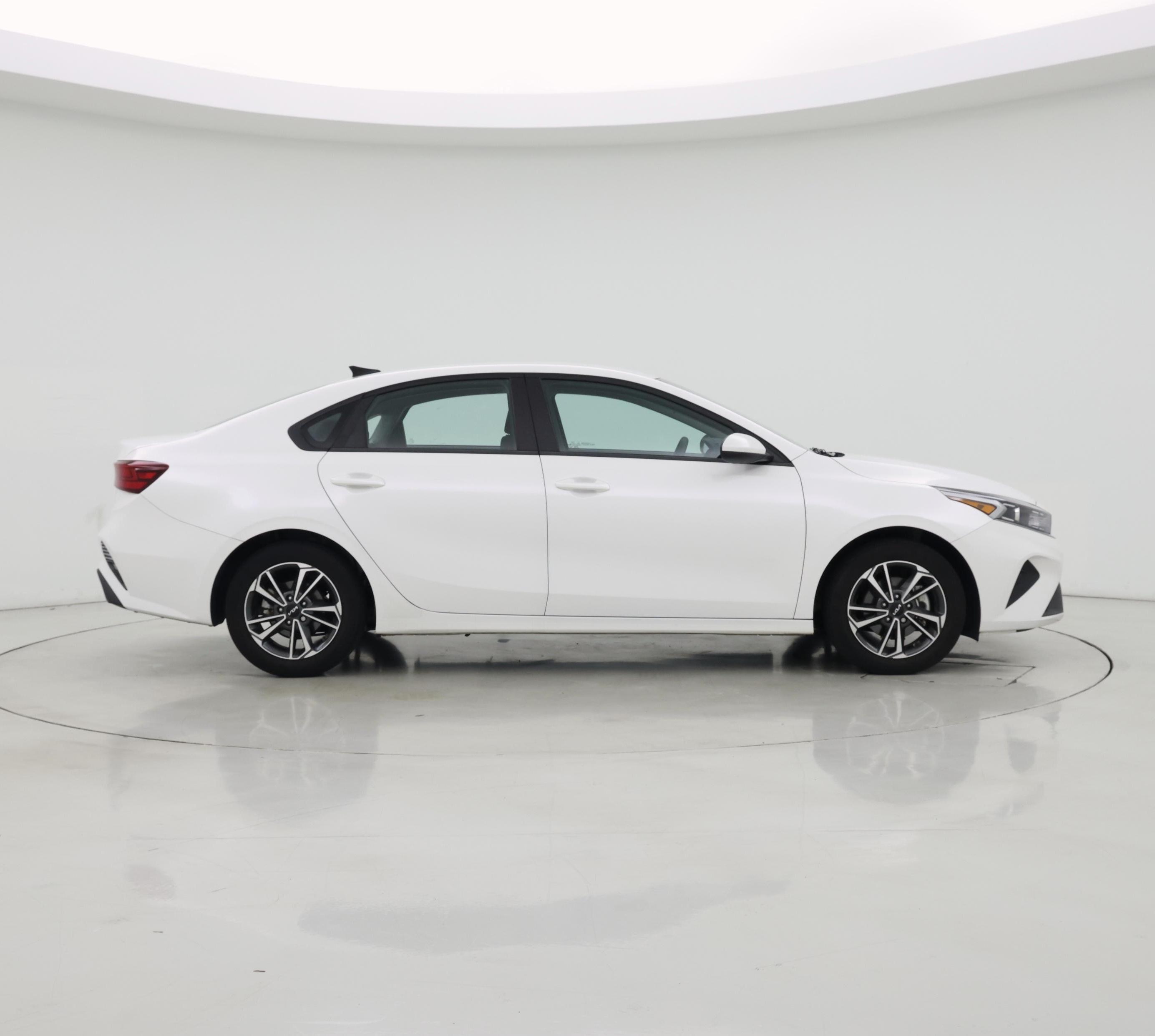 Thumbnail: 2023 Kia Forte - 7