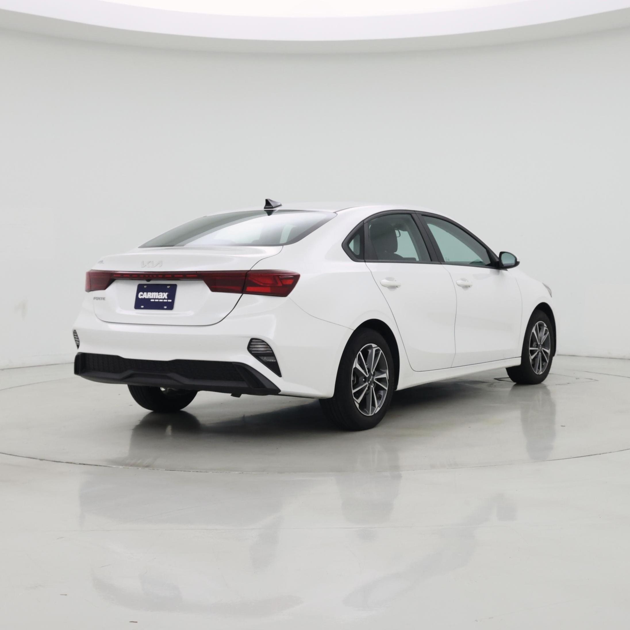 Thumbnail: 2023 Kia Forte - 8