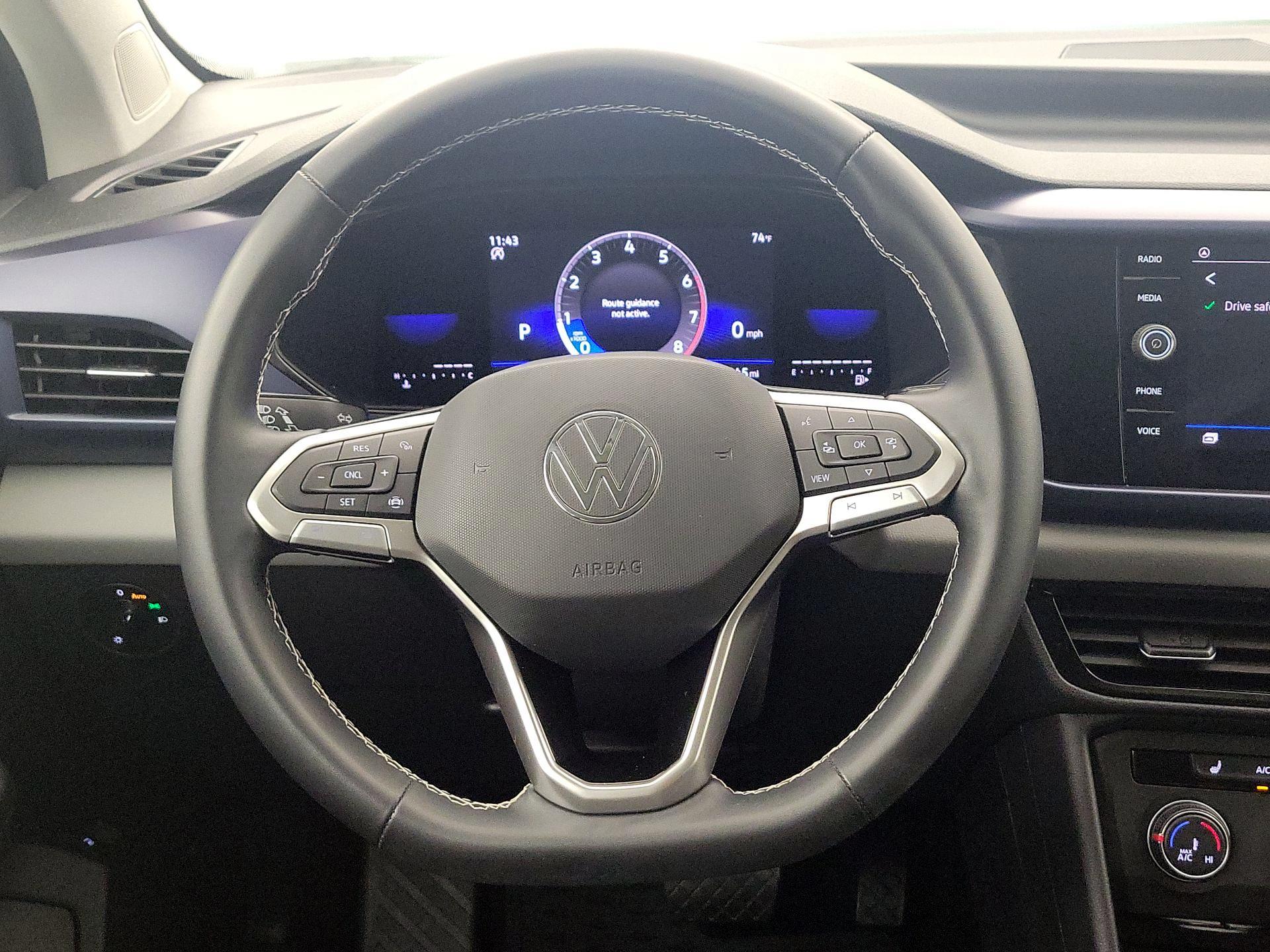 Thumbnail: 2022 Volkswagen Taos - 10
