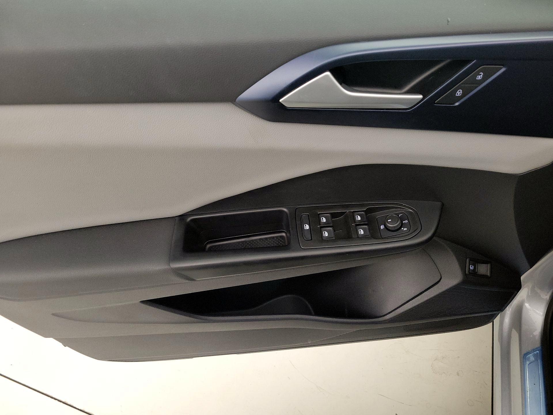 Thumbnail: 2022 Volkswagen Taos - 12