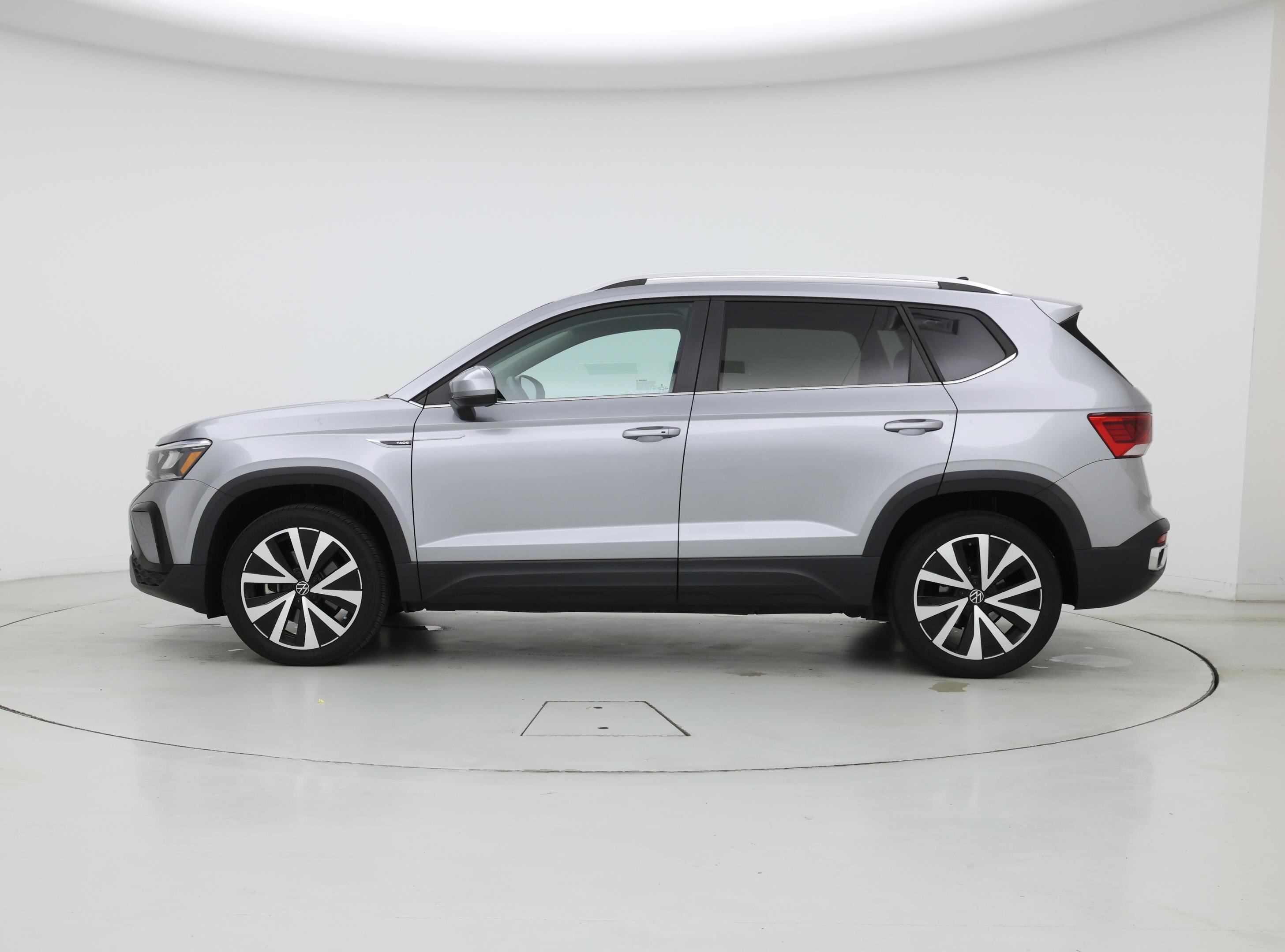 Thumbnail: 2022 Volkswagen Taos - 3
