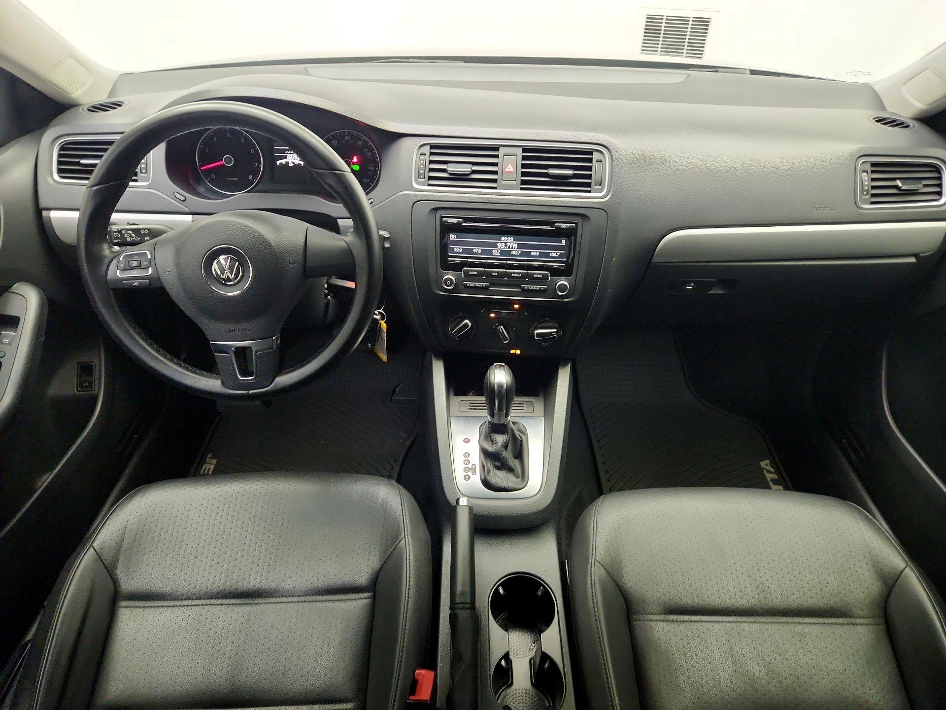 Thumbnail: 2014 Volkswagen Jetta - 9