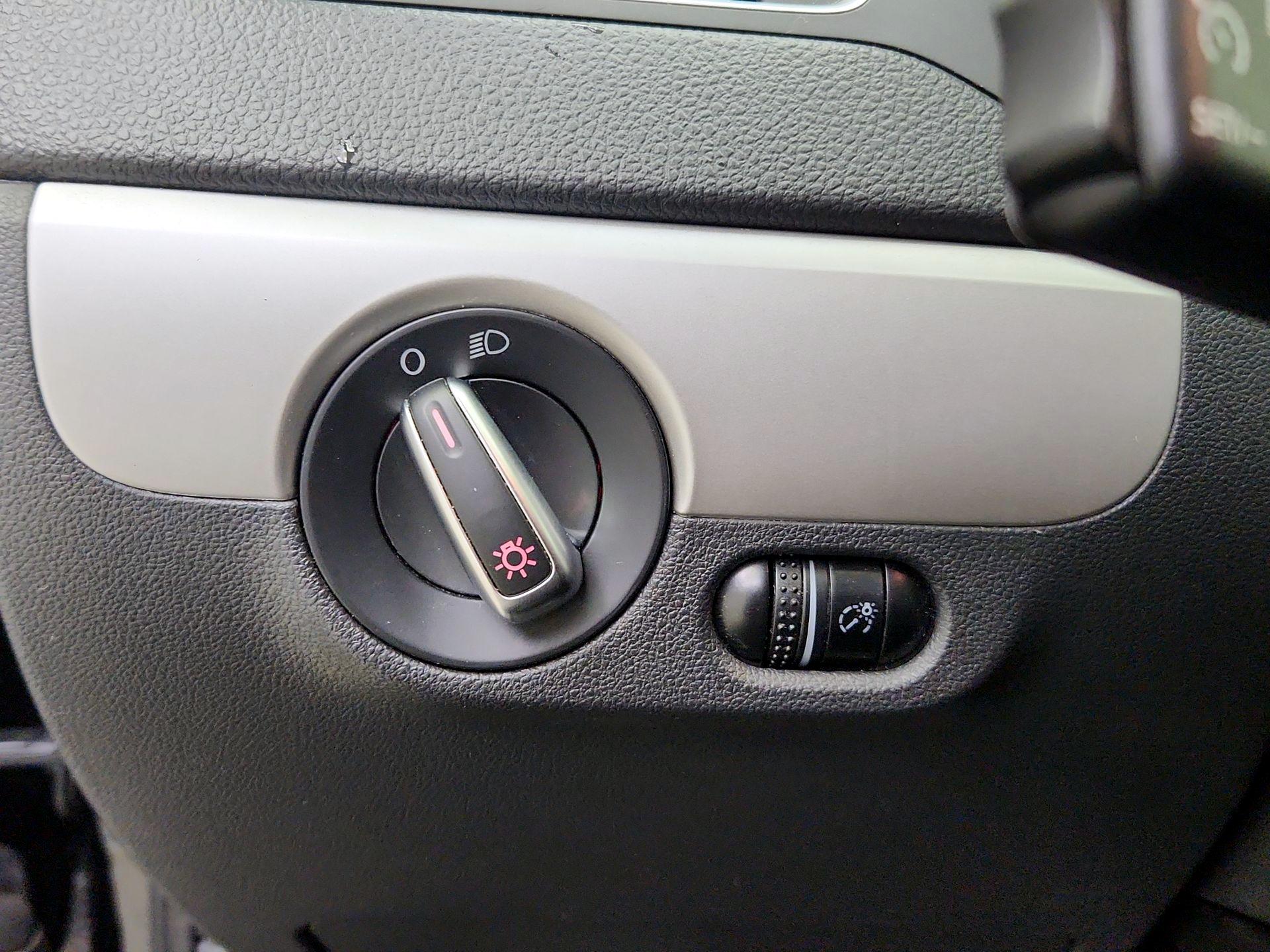 Thumbnail: 2014 Volkswagen Jetta - 13