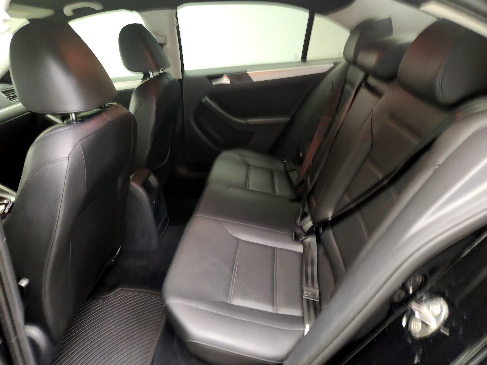 Thumbnail: 2014 Volkswagen Jetta - 17