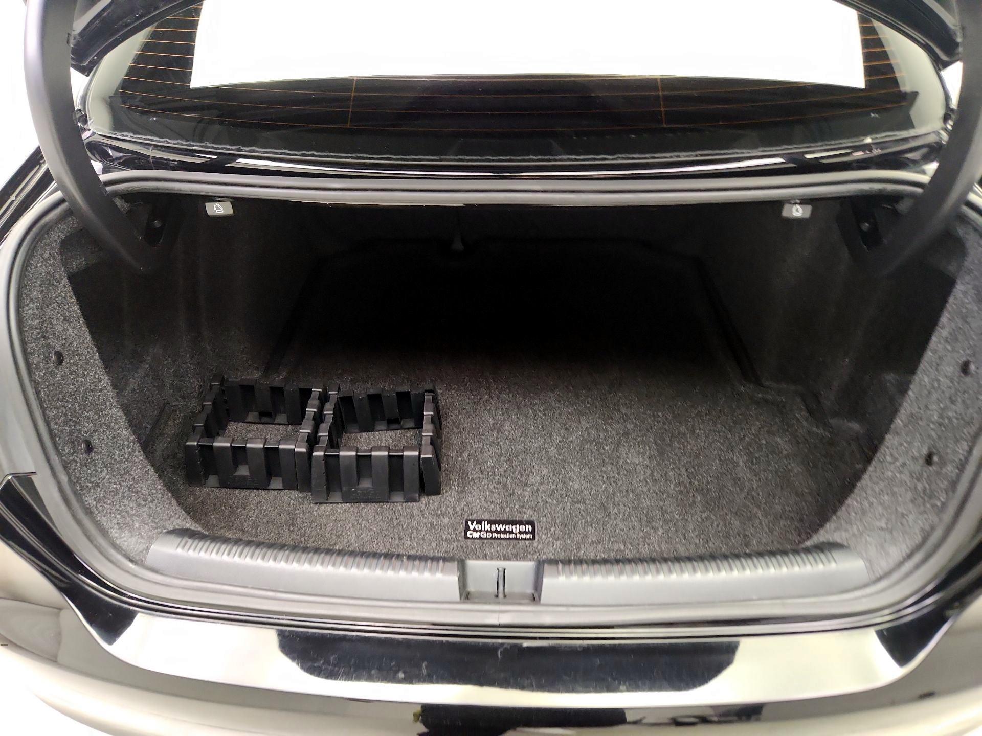 Thumbnail: 2014 Volkswagen Jetta - 18