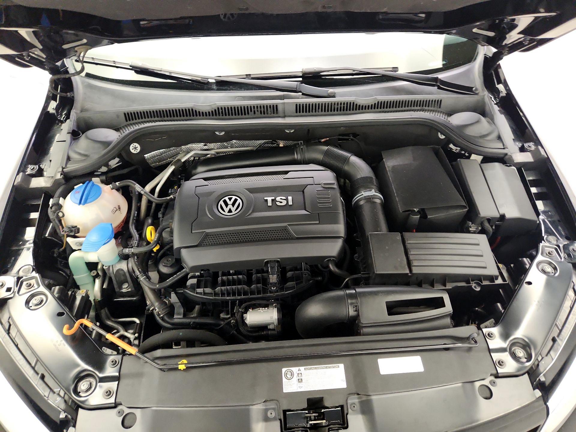 Thumbnail: 2014 Volkswagen Jetta - 19