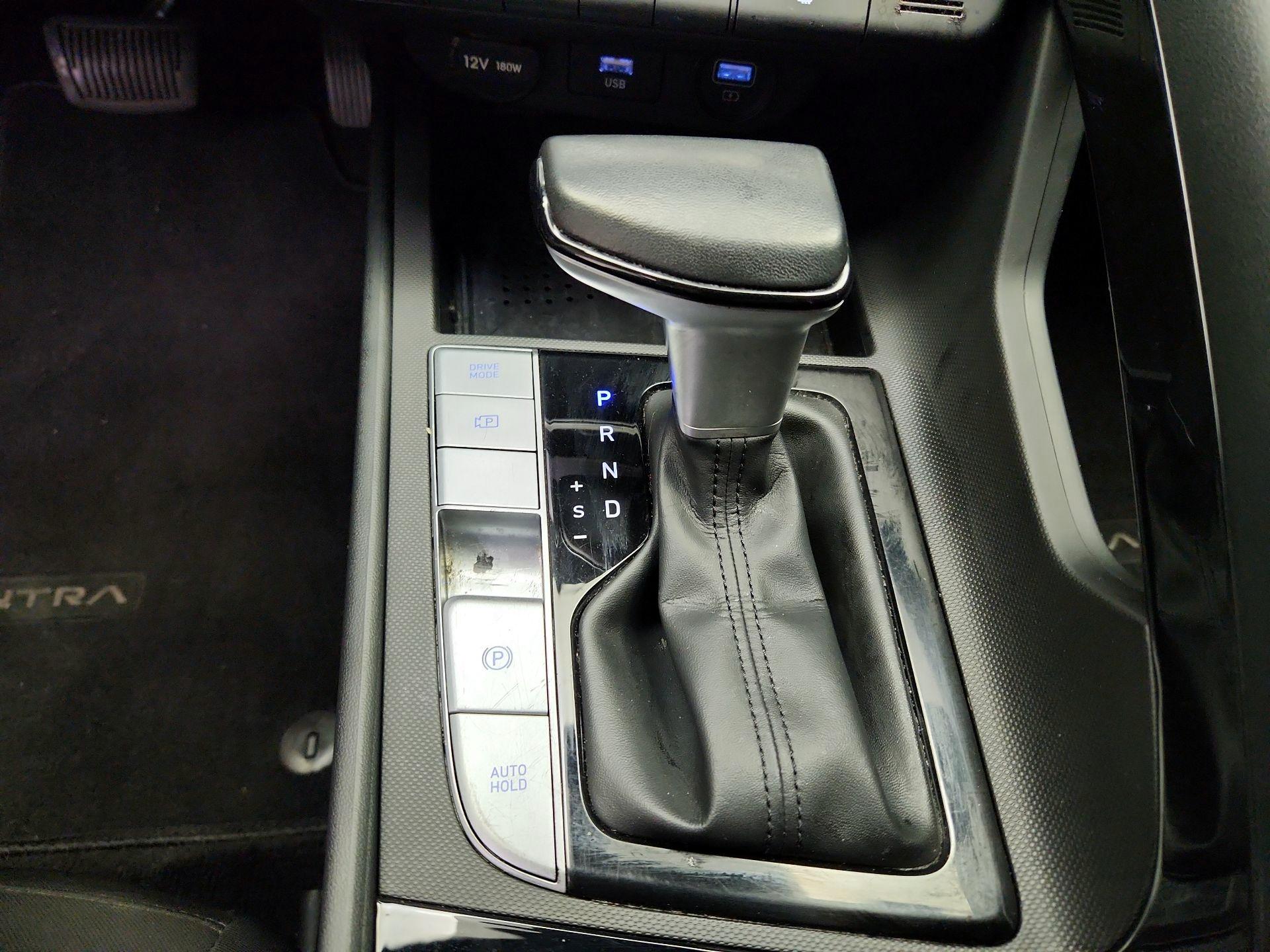 Thumbnail: 2023 Hyundai Elantra - 18
