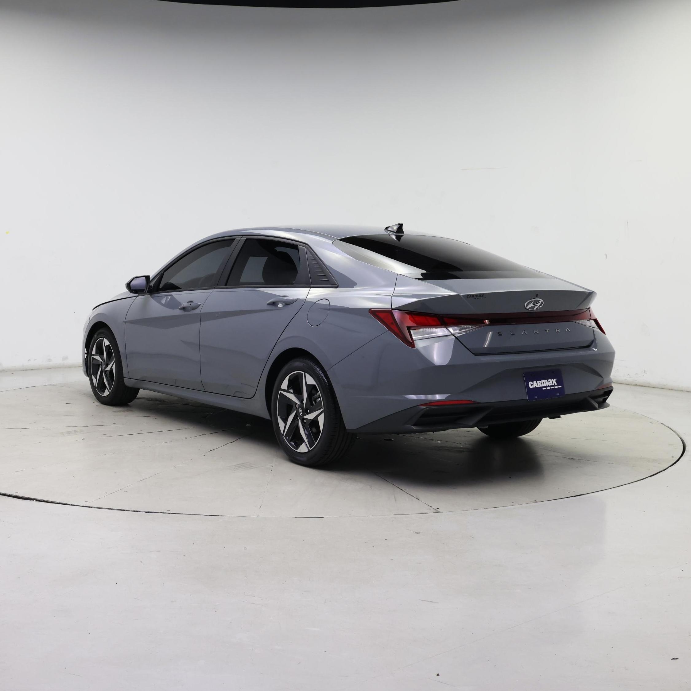 Thumbnail: 2023 Hyundai Elantra - 2