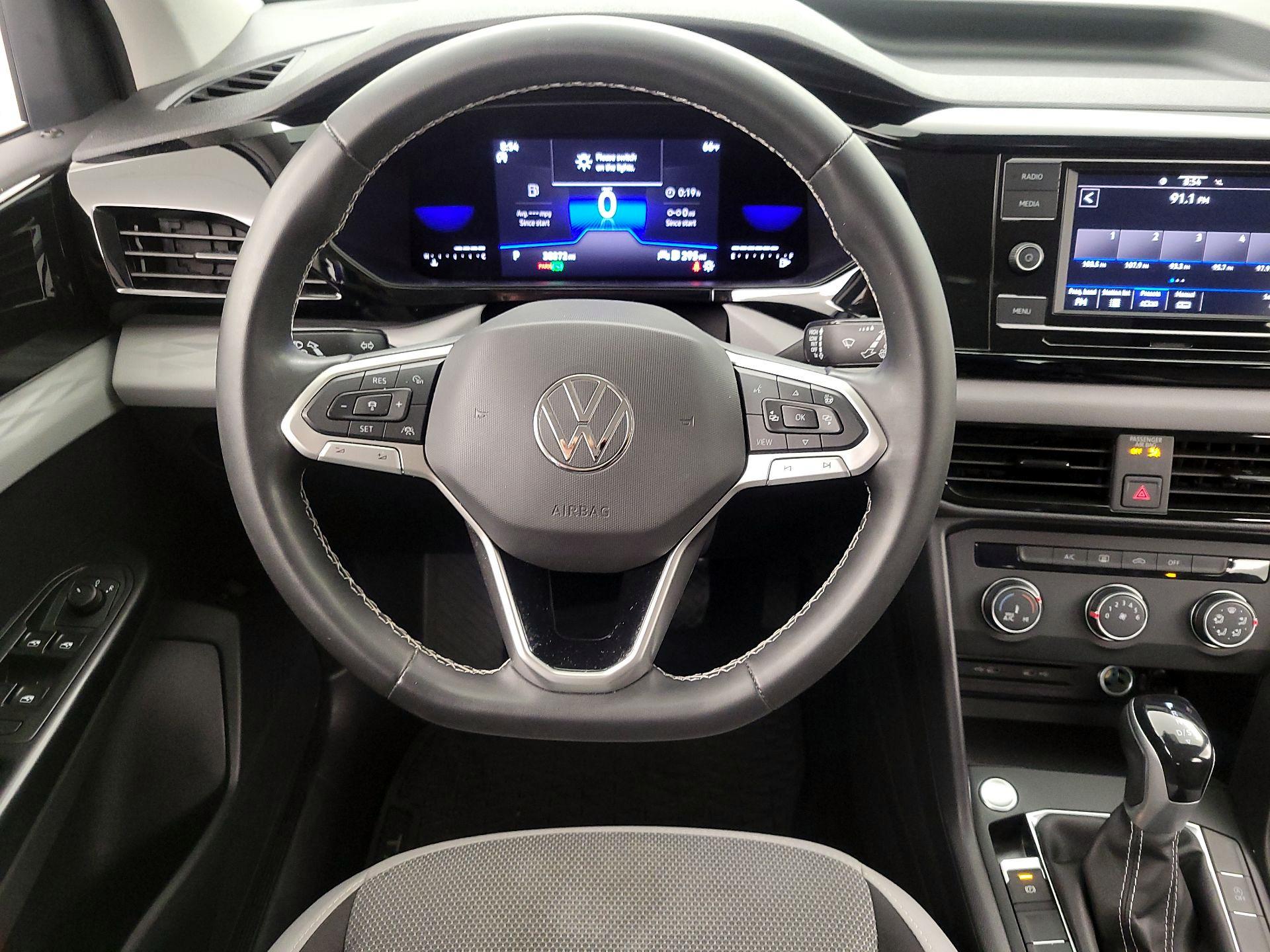 Thumbnail: 2022 Volkswagen Taos - 10