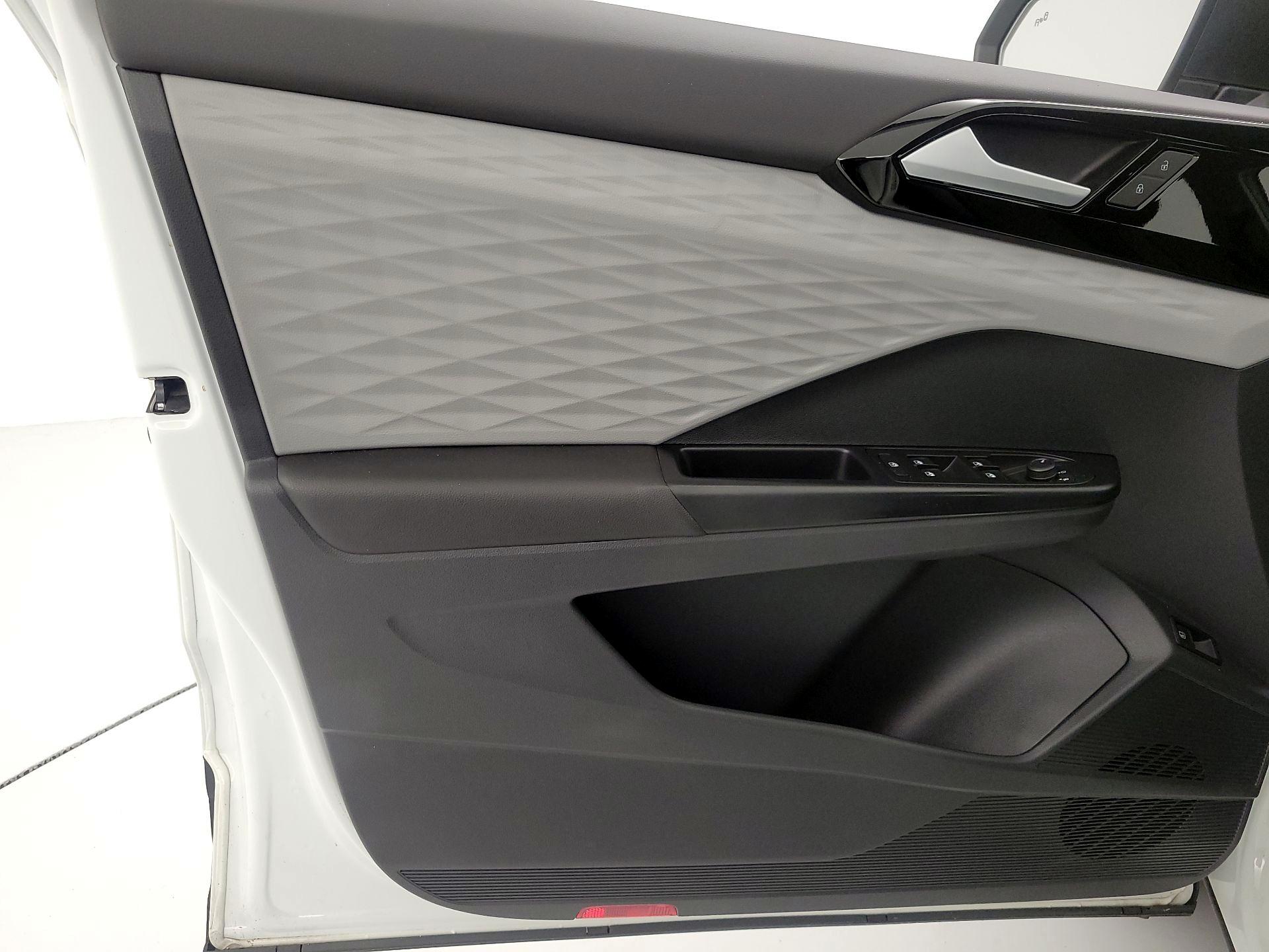 Thumbnail: 2022 Volkswagen Taos - 12