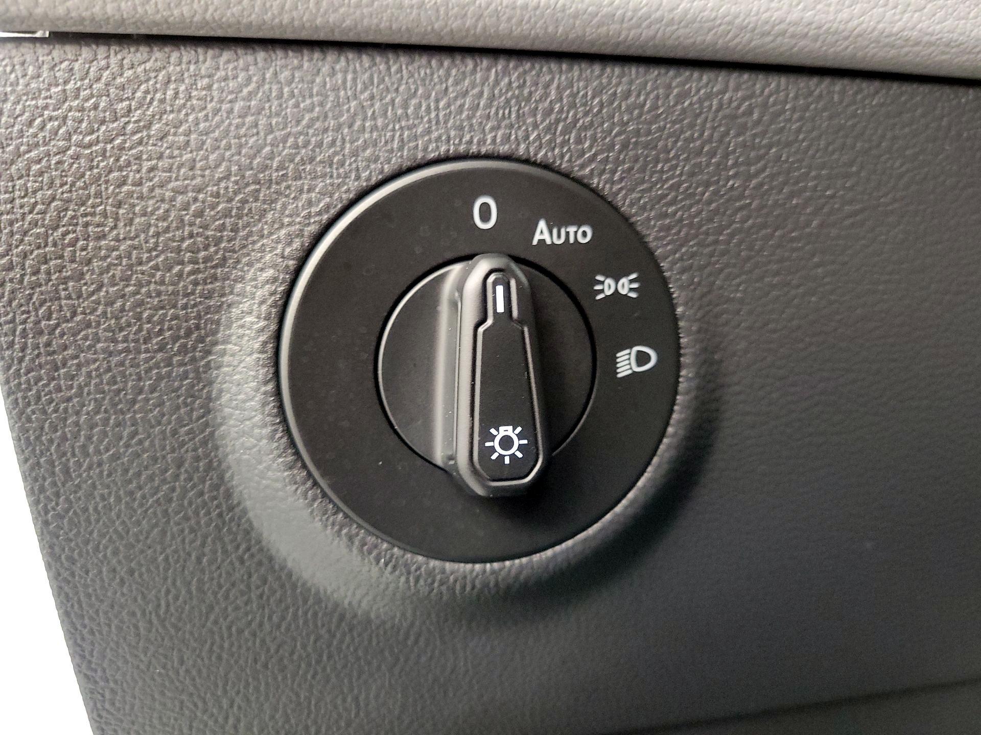 Thumbnail: 2022 Volkswagen Taos - 13