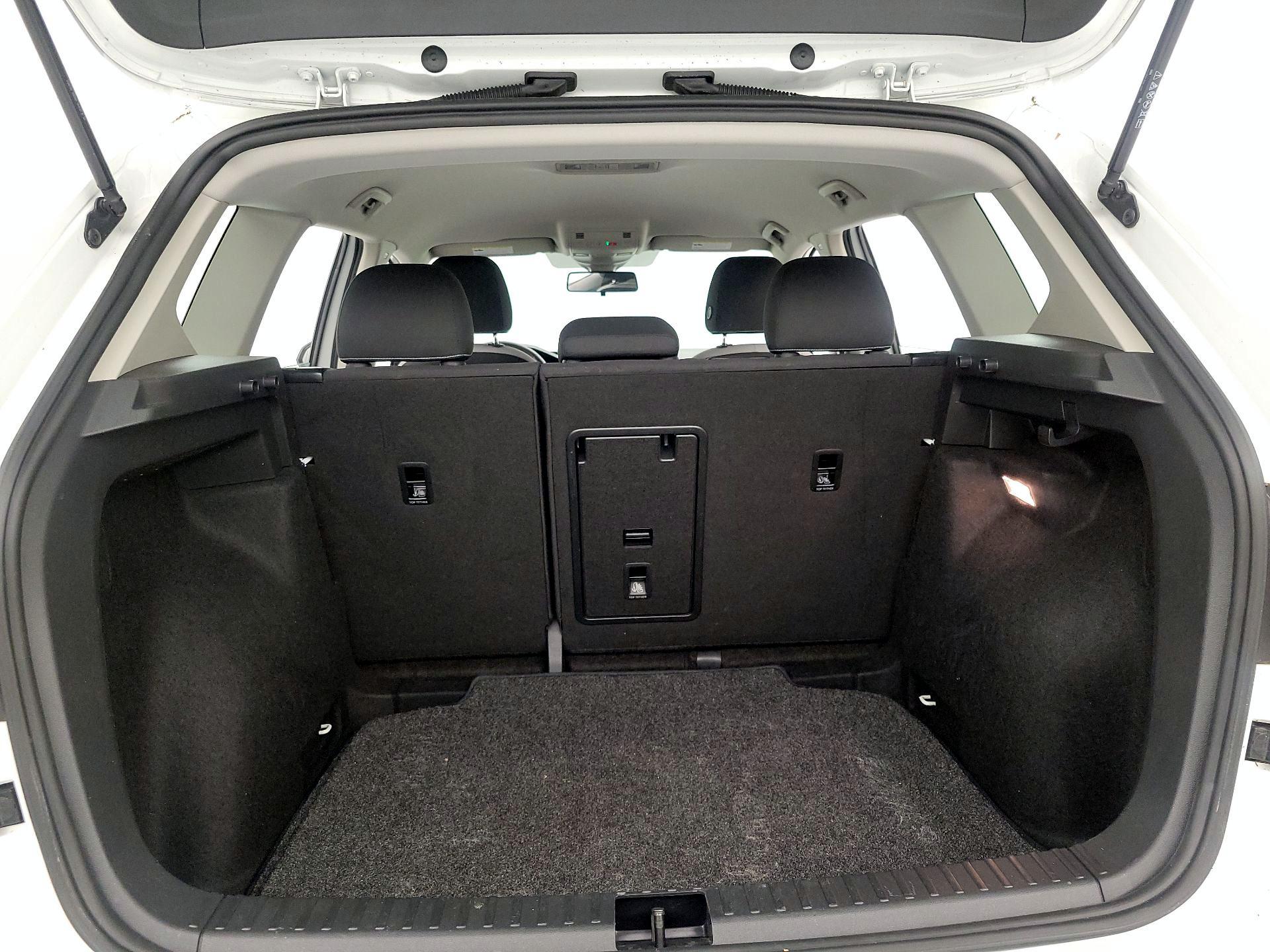 Thumbnail: 2022 Volkswagen Taos - 20