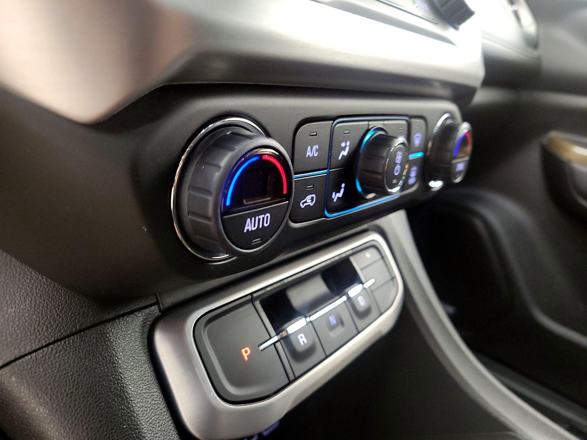 Thumbnail: 2022 GMC Acadia - 17