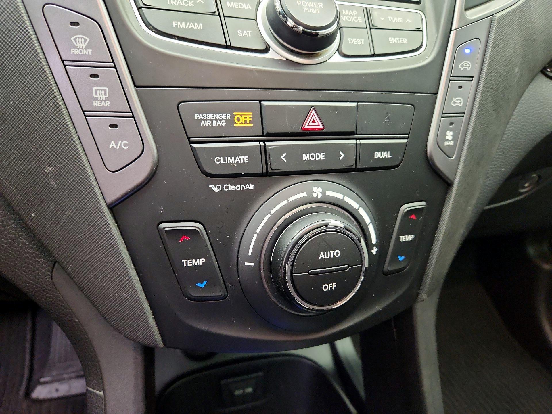 Thumbnail: 2014 Hyundai Santa Fe - 16
