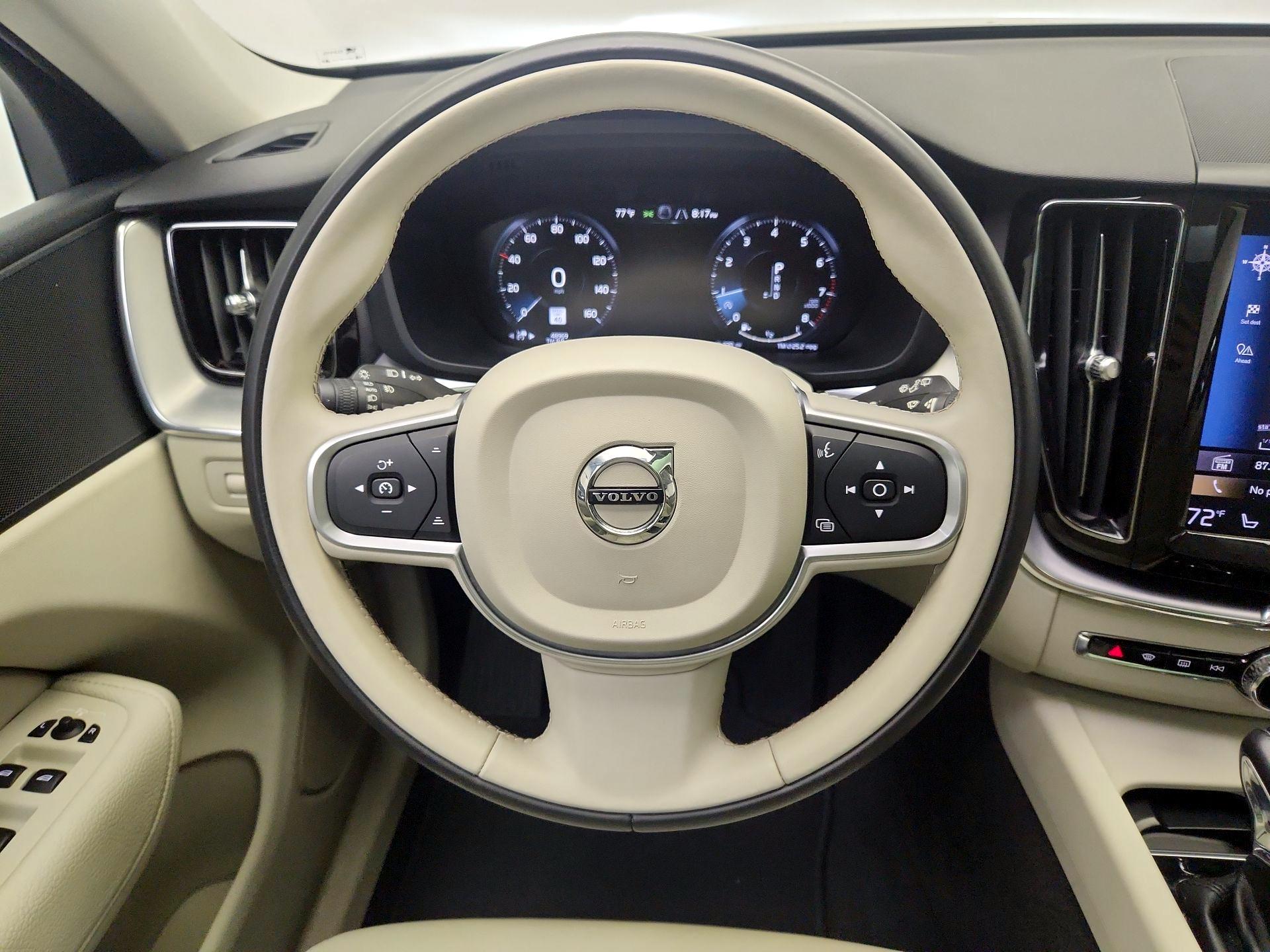 Thumbnail: 2018 Volvo XC60 - 10