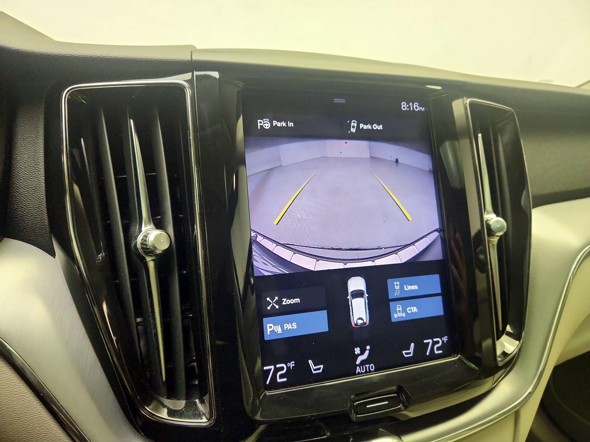 Thumbnail: 2018 Volvo XC60 - 15