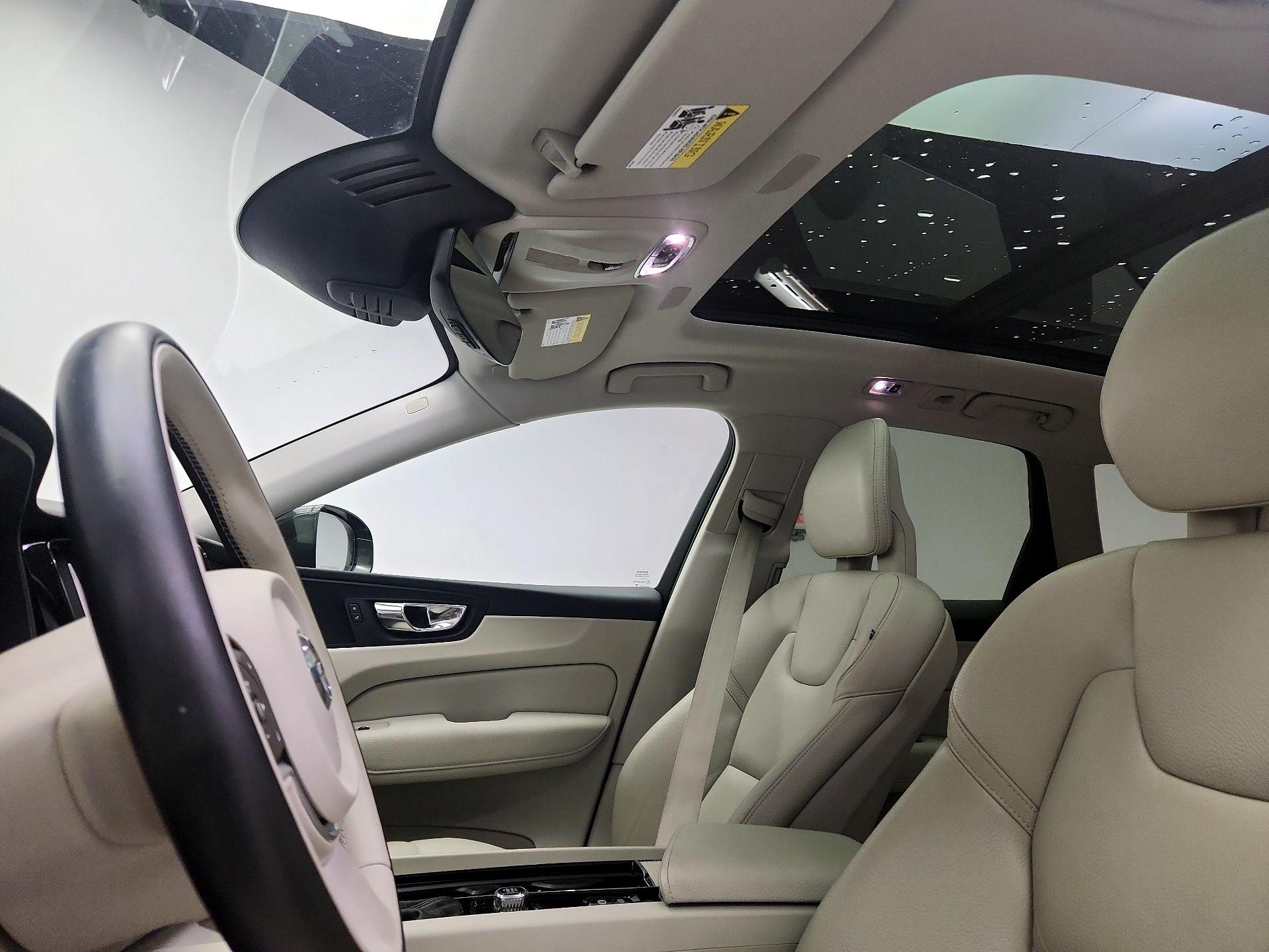 Thumbnail: 2018 Volvo XC60 - 19
