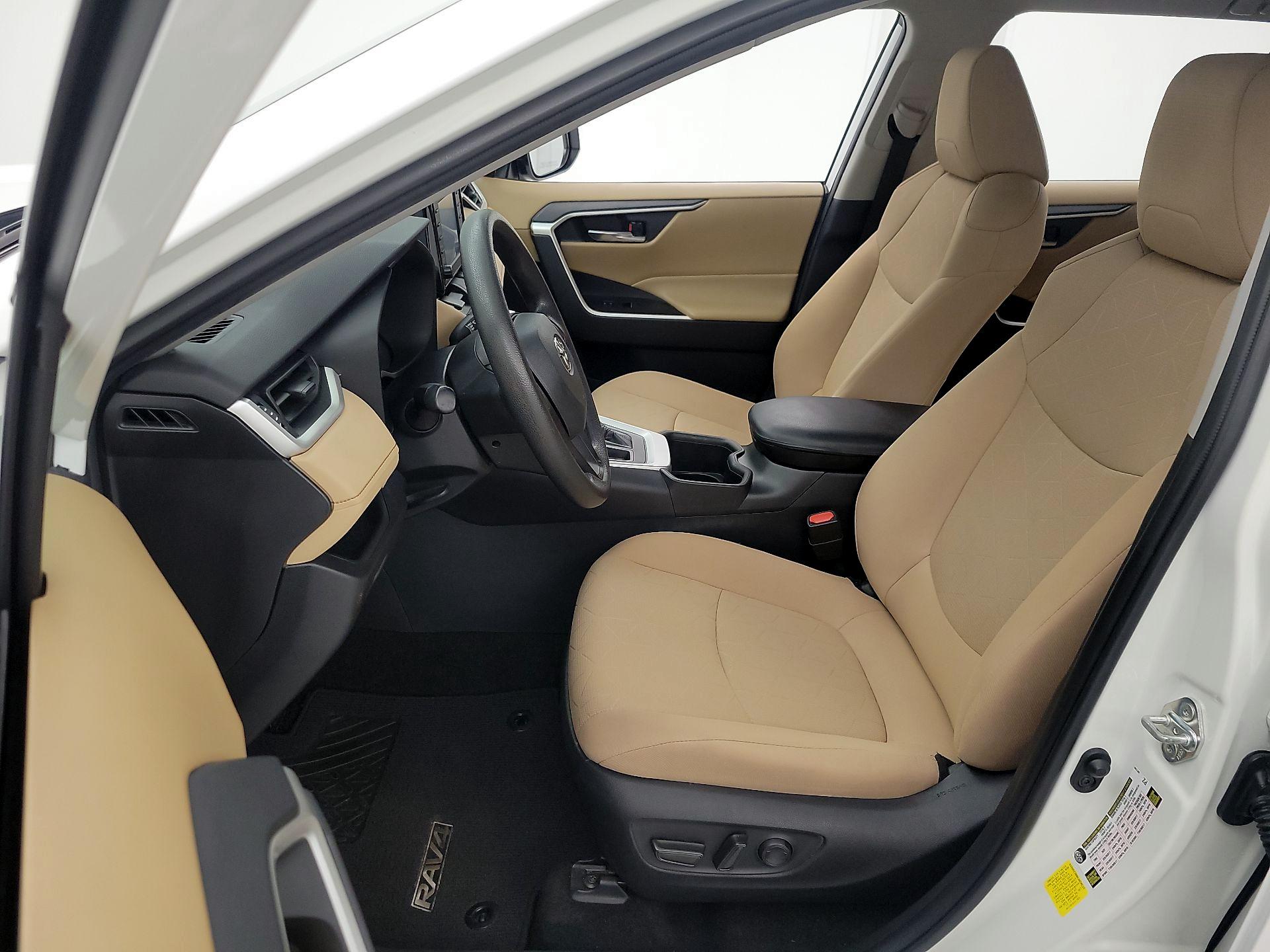 Thumbnail: 2022 Toyota RAV4 - 11