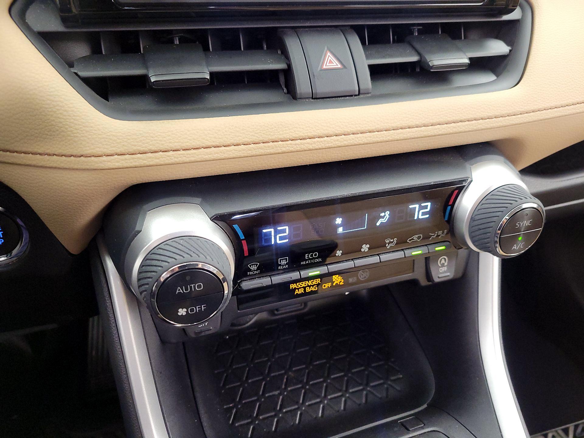 Thumbnail: 2022 Toyota RAV4 - 16