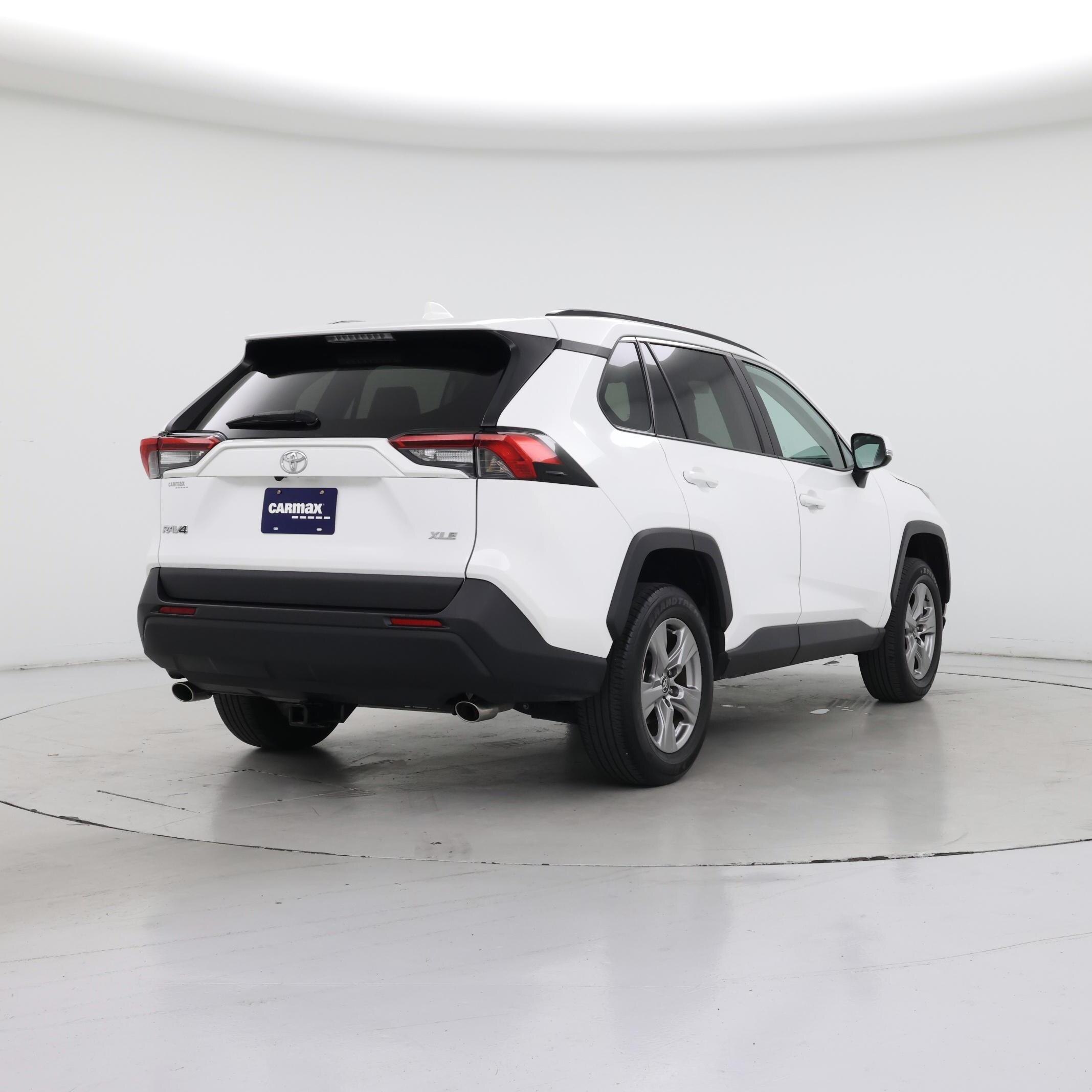 Thumbnail: 2022 Toyota RAV4 - 8