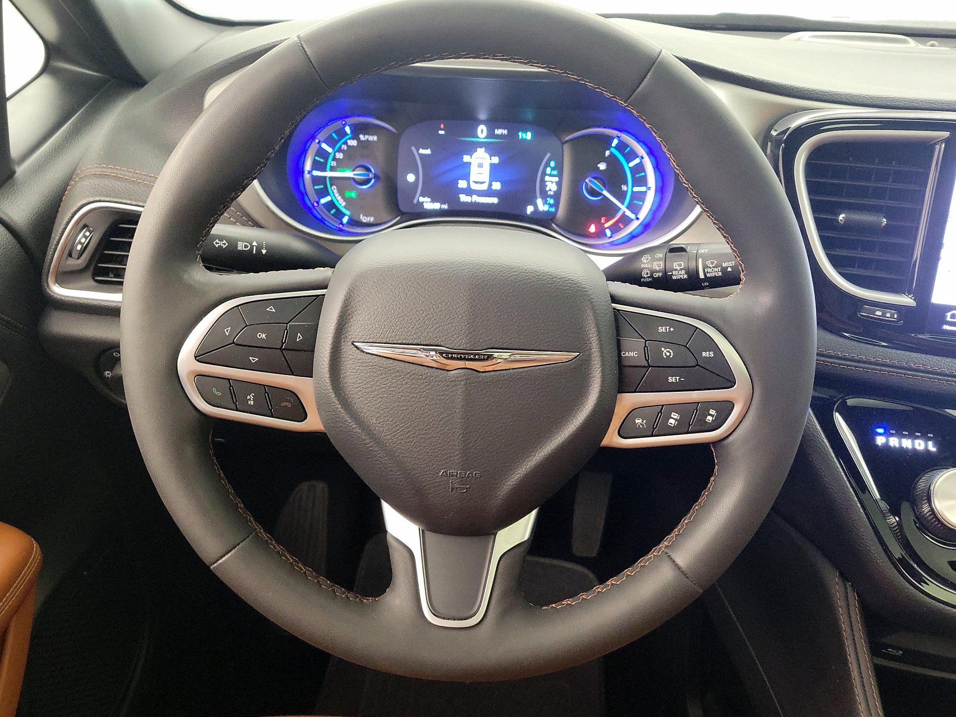 Thumbnail: 2024 Chrysler Pacifica - 10