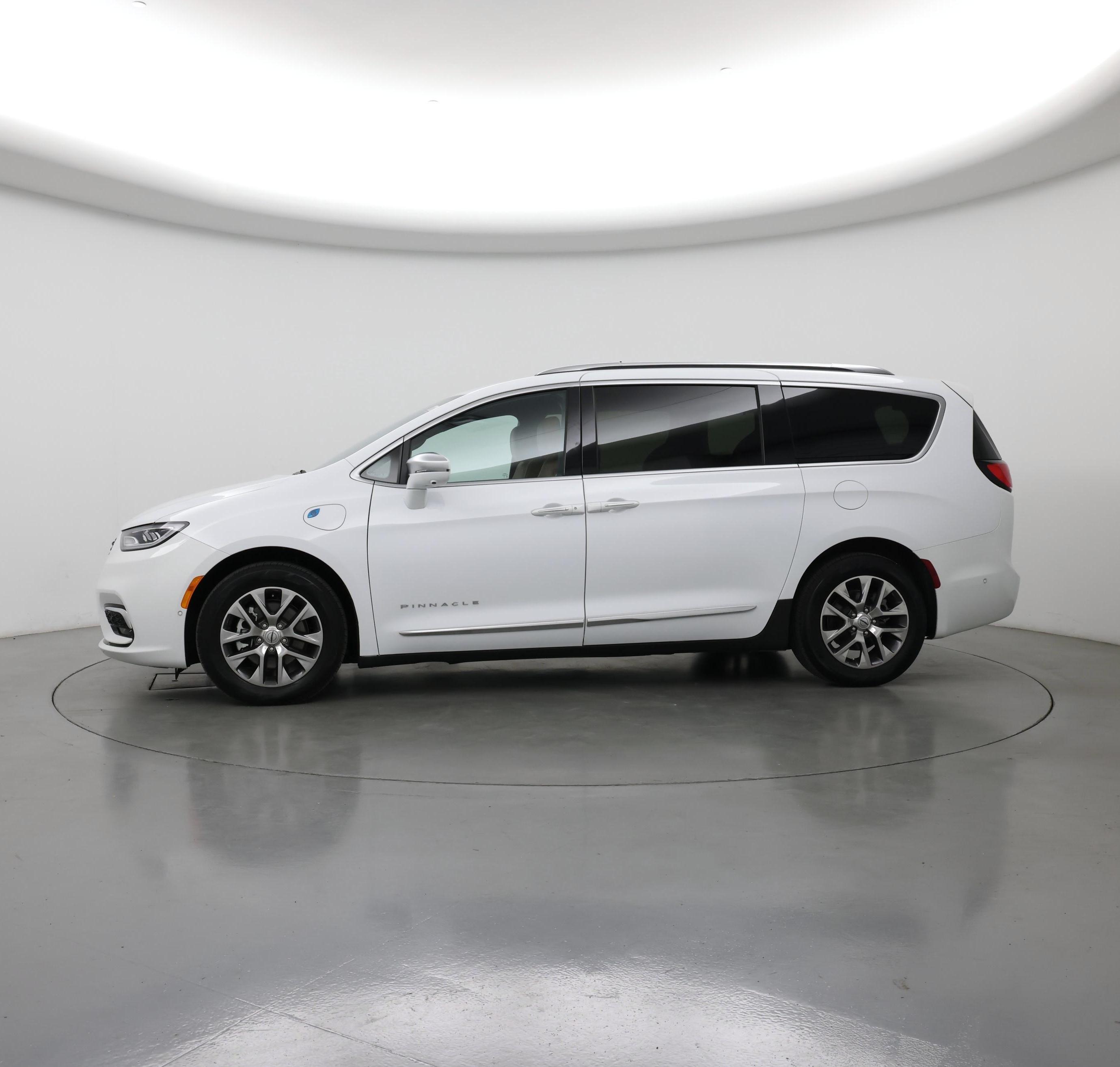 Thumbnail: 2024 Chrysler Pacifica - 3