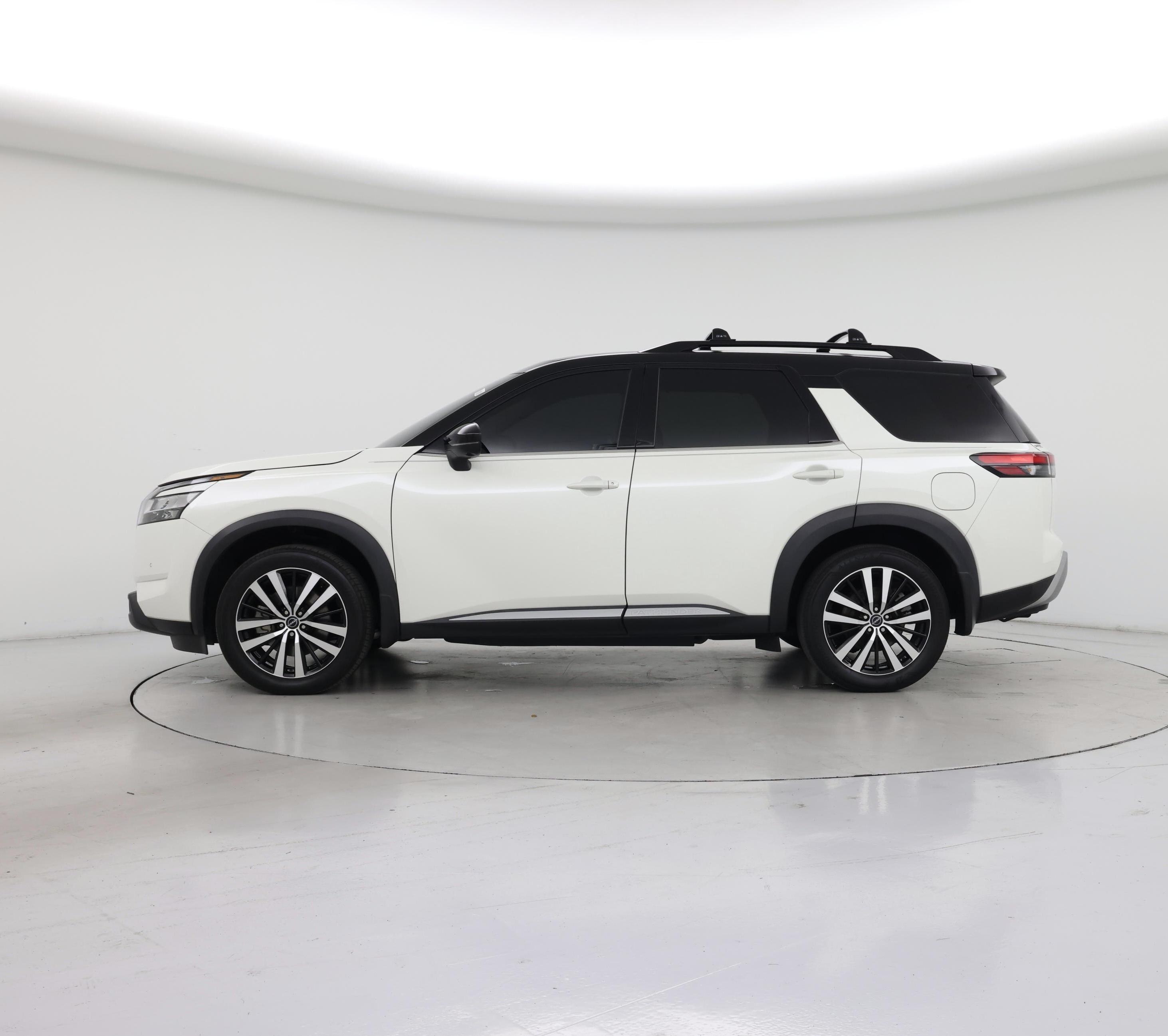Thumbnail: 2023 Nissan Pathfinder - 3