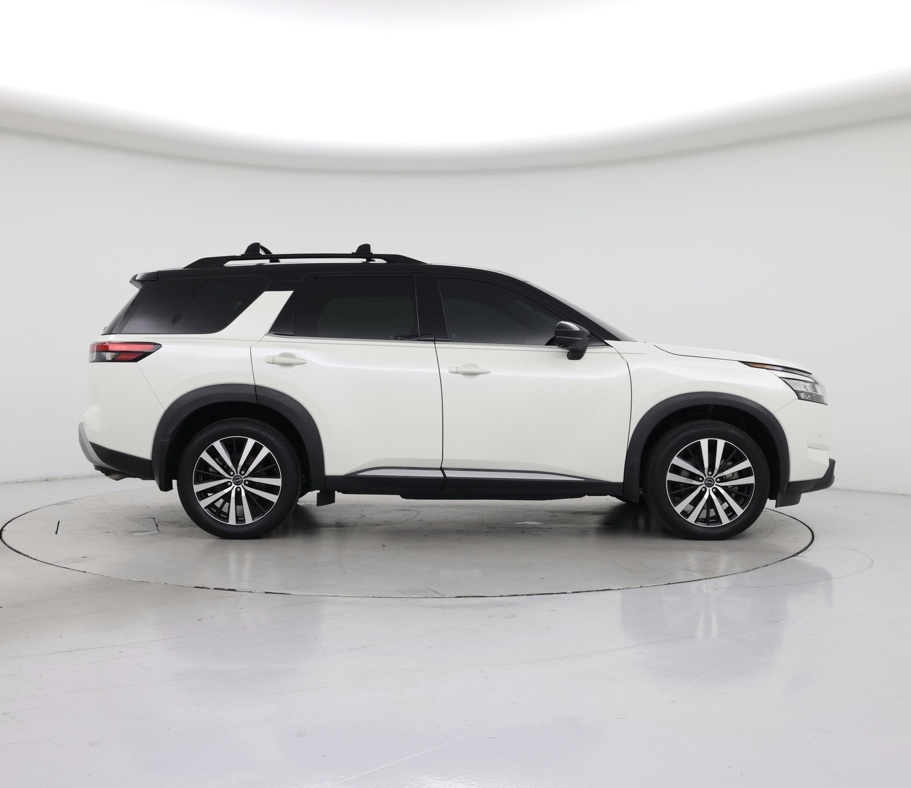 Thumbnail: 2023 Nissan Pathfinder - 7