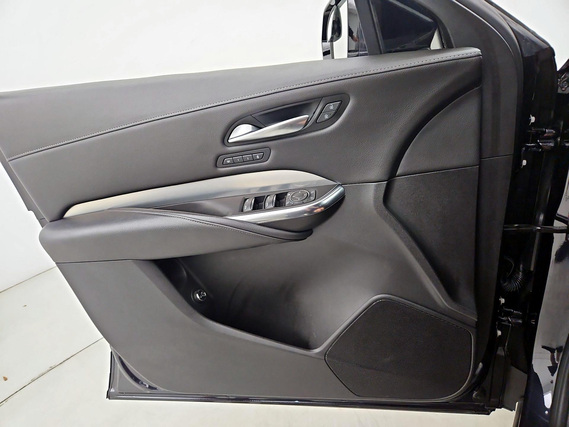 Thumbnail: 2023 Cadillac XT4 - 12
