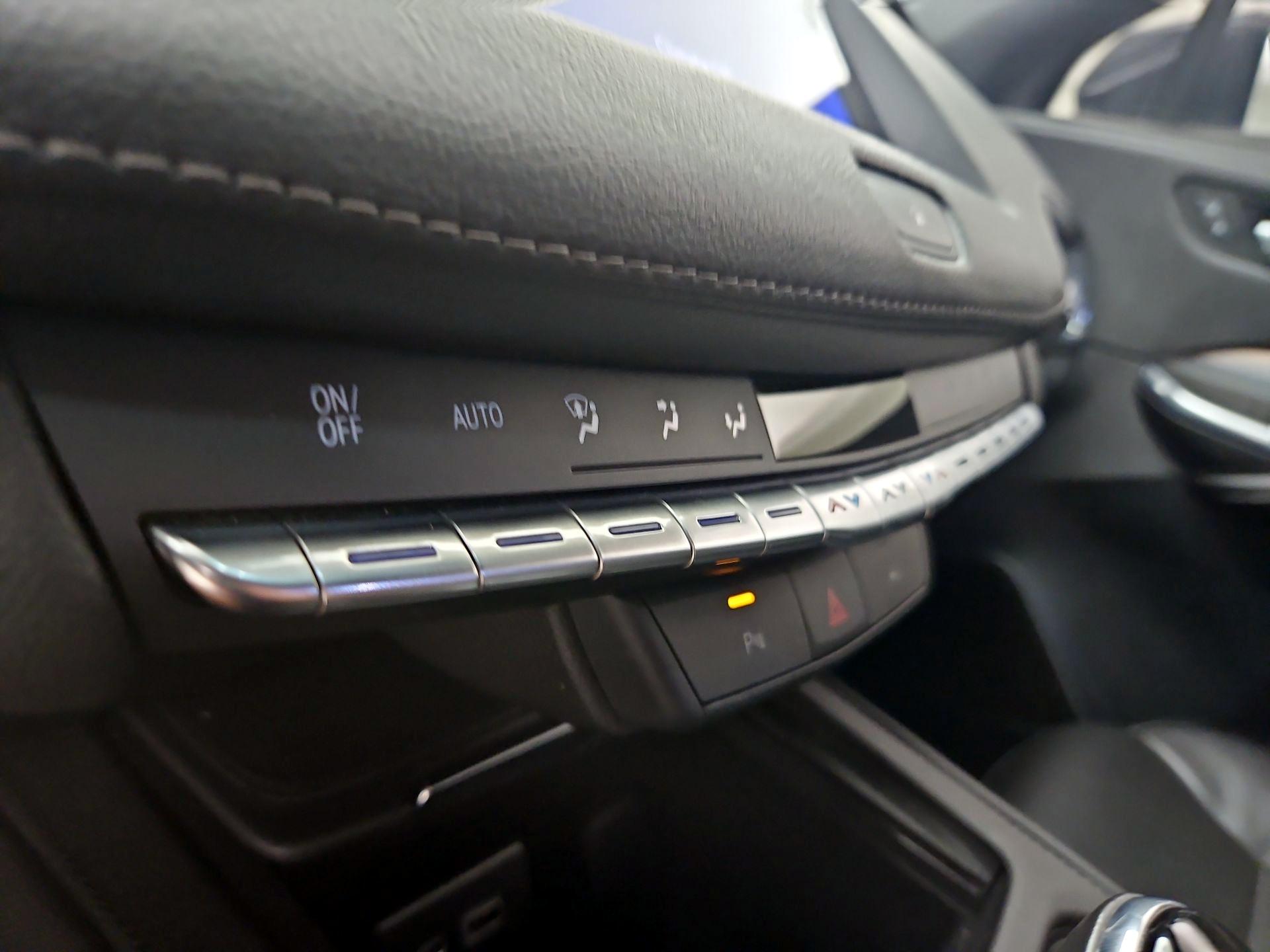Thumbnail: 2023 Cadillac XT4 - 16
