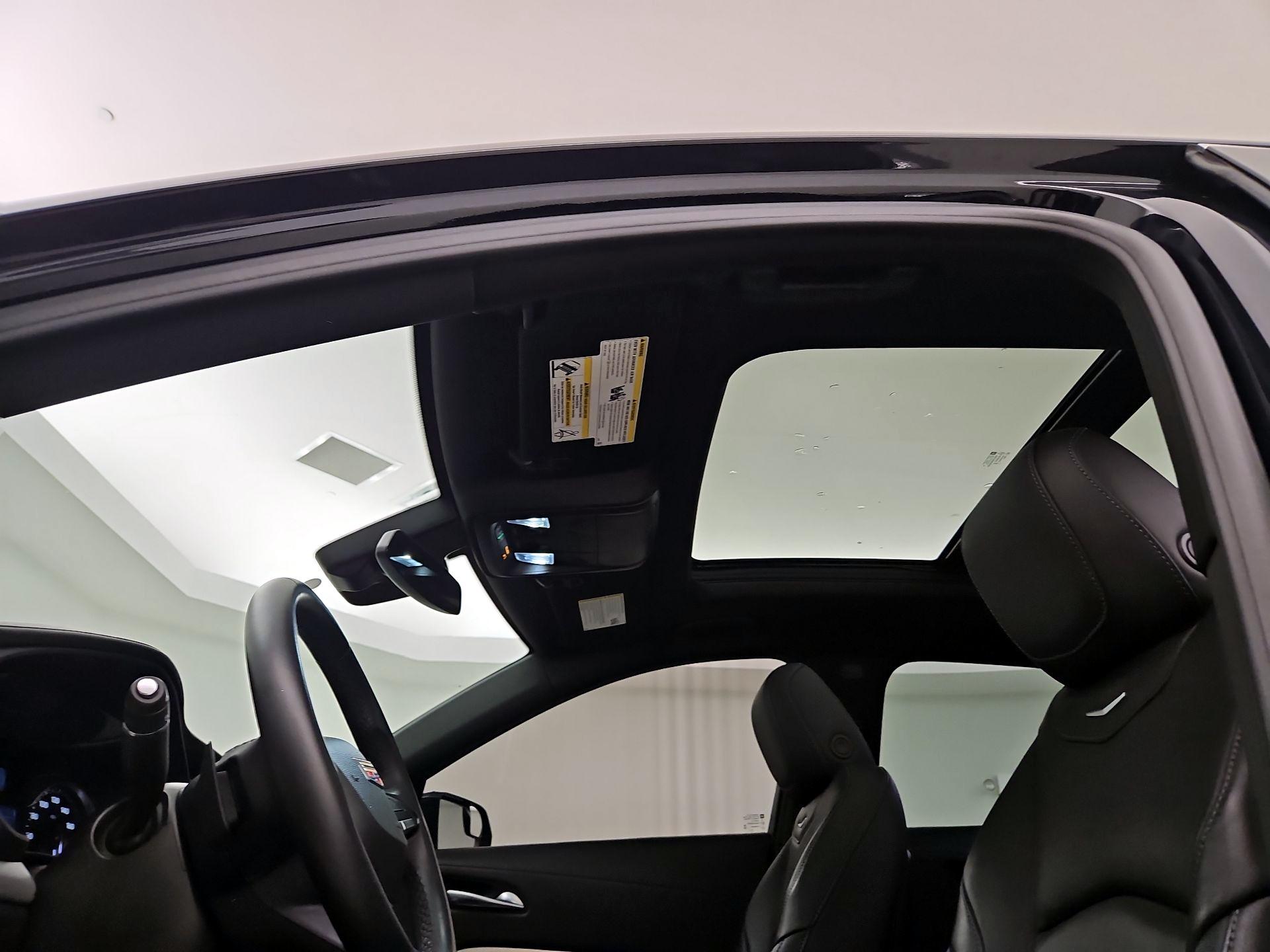Thumbnail: 2023 Cadillac XT4 - 19