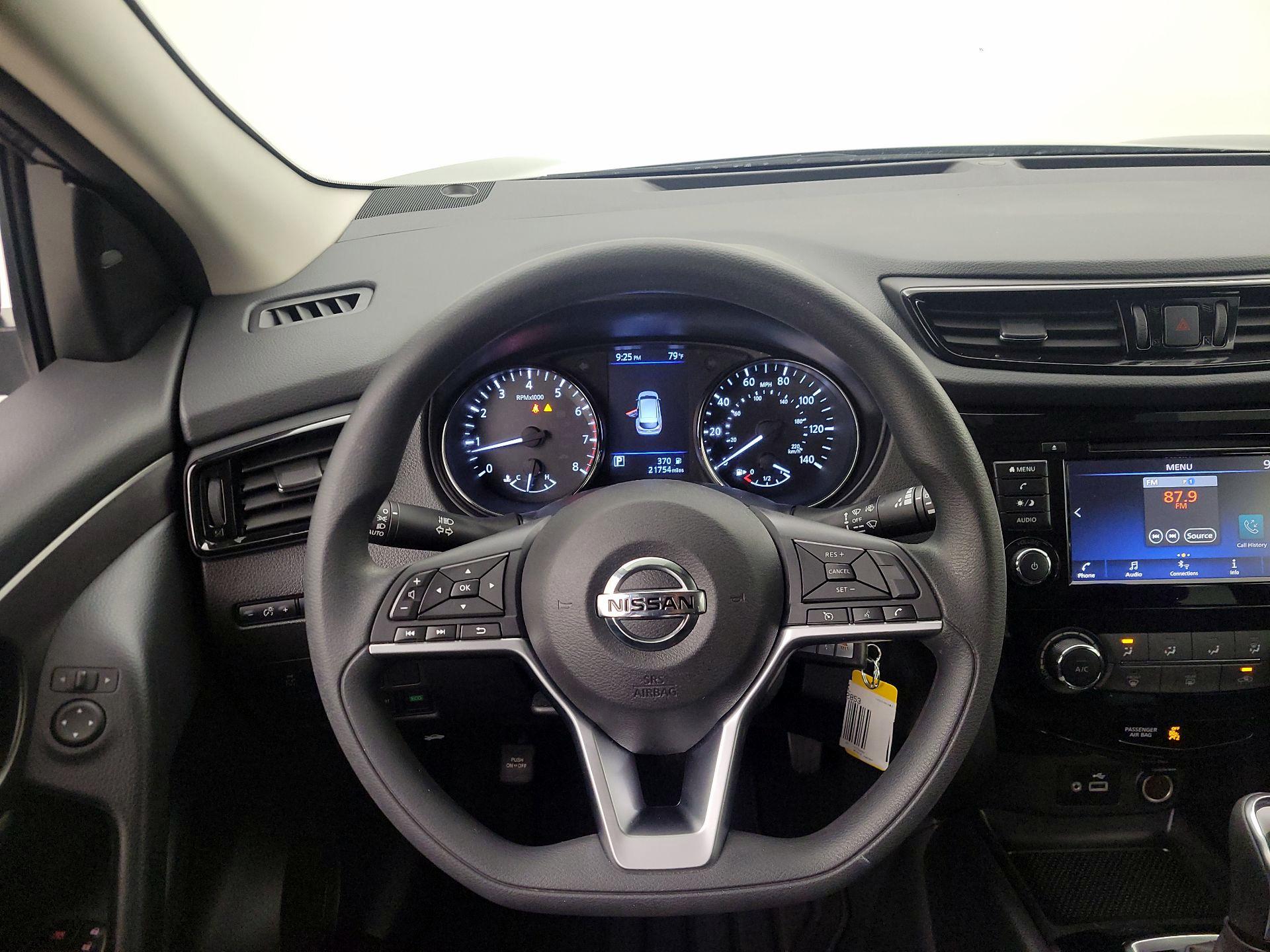 Thumbnail: 2022 Nissan Rogue Sport - 10